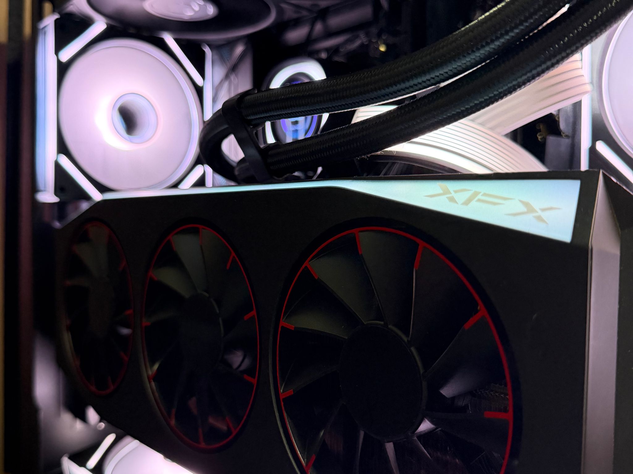 🔥 High-End Gaming PC – Ryzen 7 7800X3D + RX 9070 XT | 32GB DDR5 | 2TB NVMe 🔥