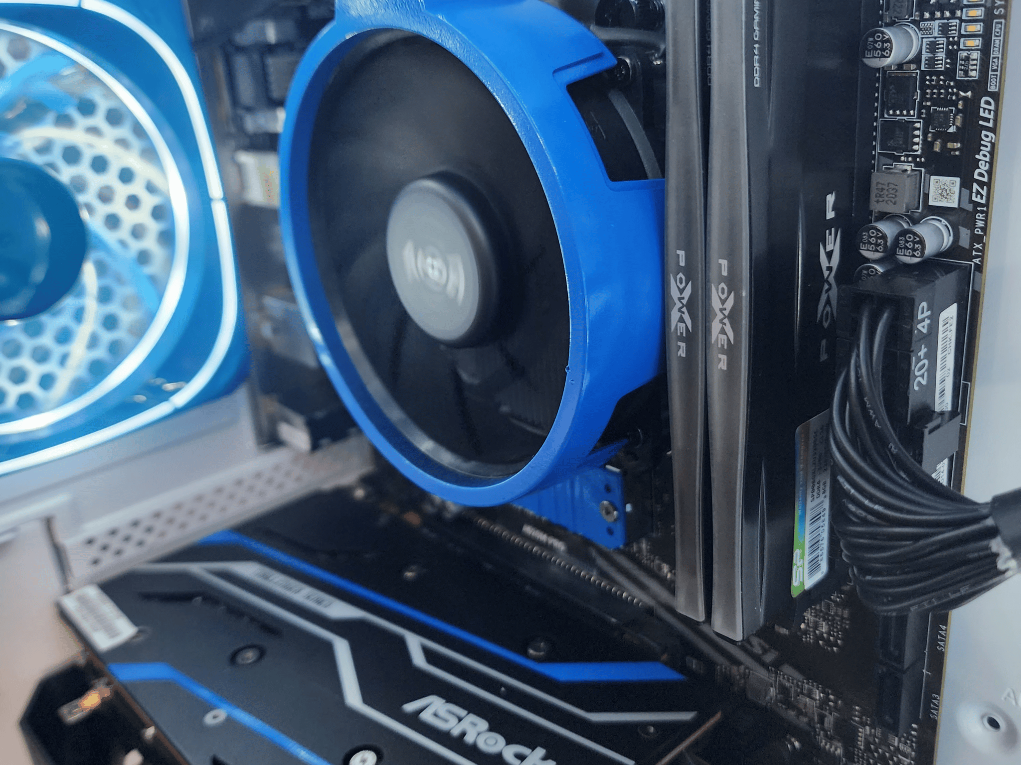 🤍🥶🤍 AMD Ryzen 5 3500X // ASRock Radeon RX 6600 8GB // Silicon Power Zenith 16GB 3200MHz