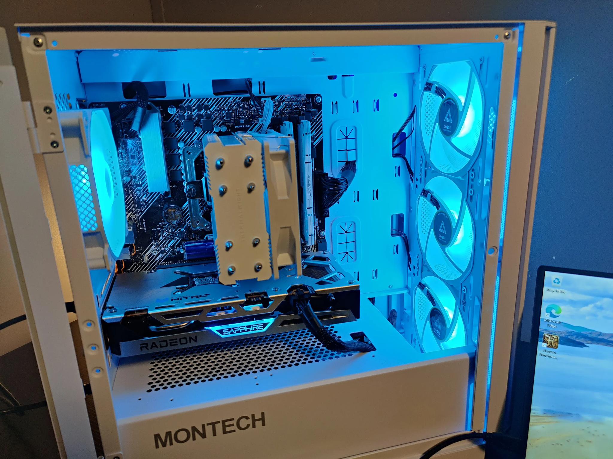White Gaming PC