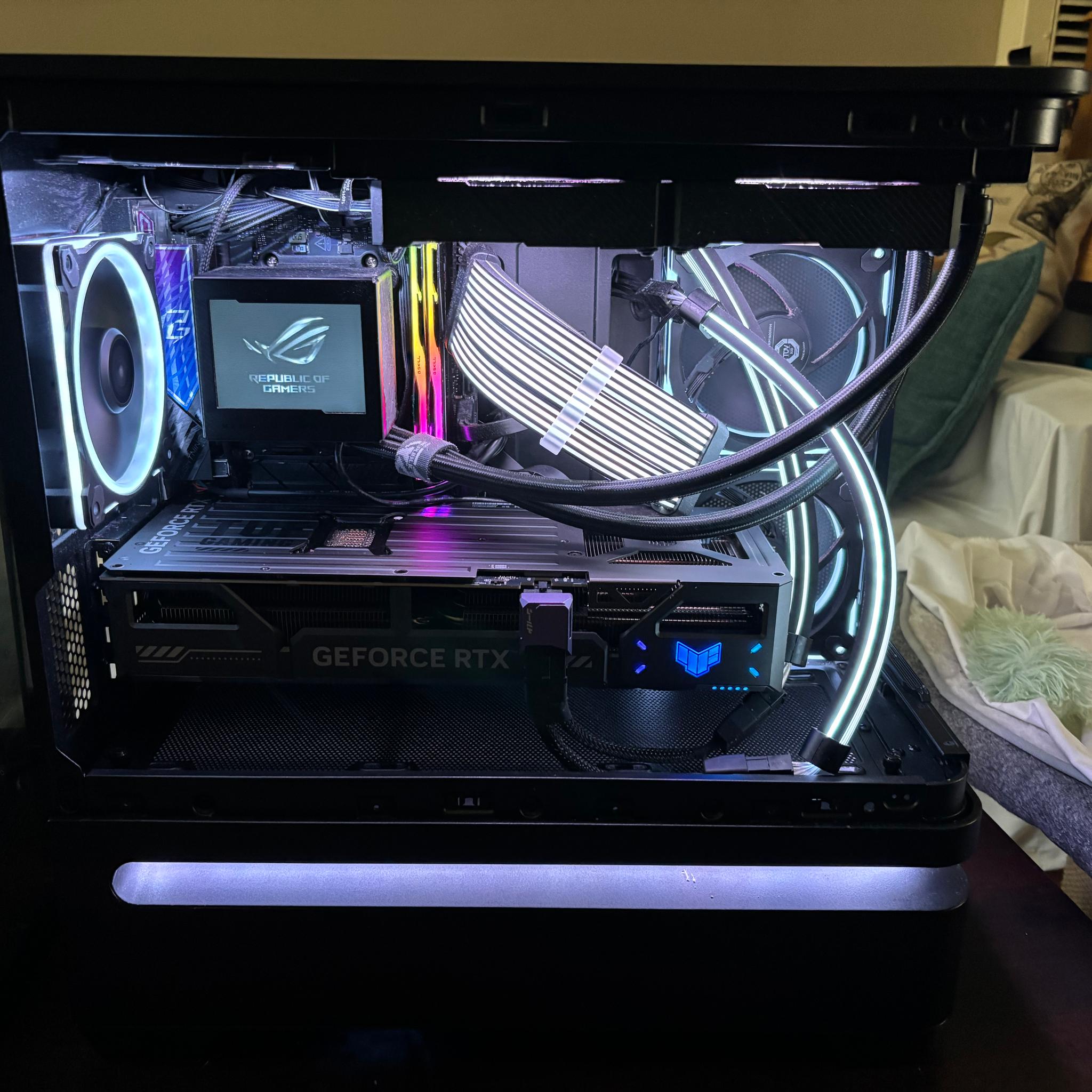 AMD Ryzen 5 9600X l GeForce RTX 5070 12gb l G.Skill Trident Z5 Neo 32GB DDR5 l 2 TB storage