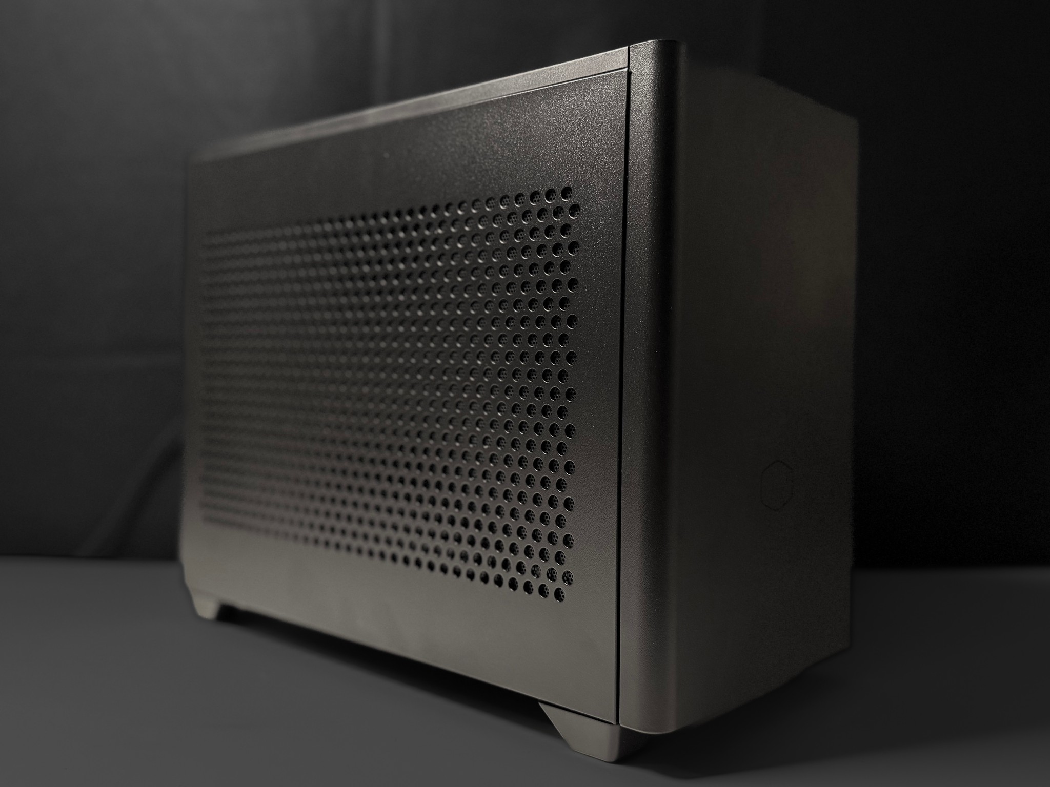 🖤 SFF MONSTER | RTX 5070 | Ryzen 5 7600X | 32GB DDR5 6000 | 2TB NVMe | NR200 ITX