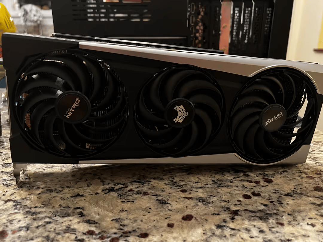 Sapphire RX 6800 XT Nitro+ (Like new condition)