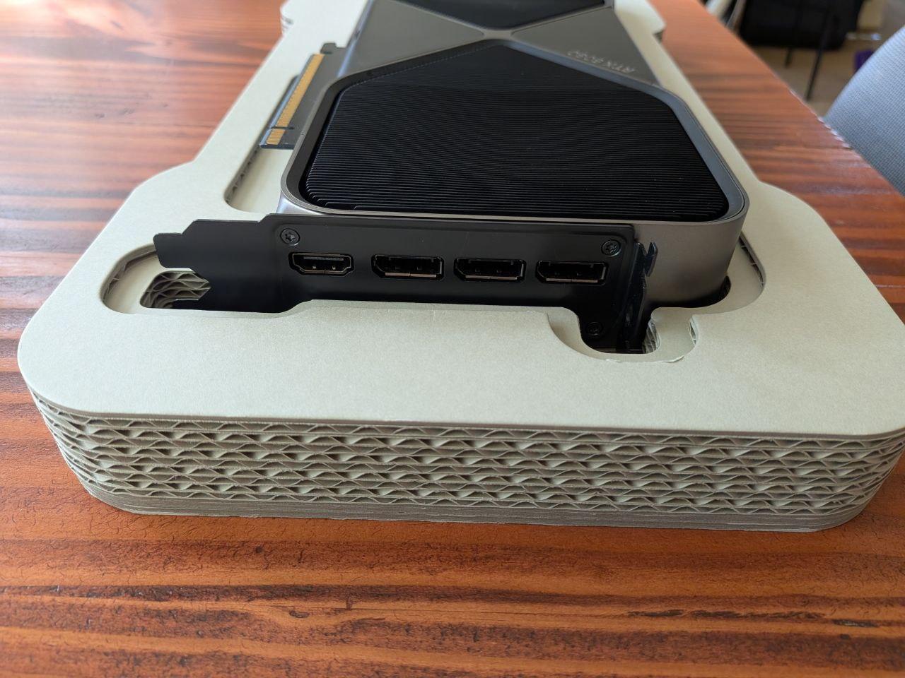 NVIDIA GeForce RTX 5080 Founders Edition