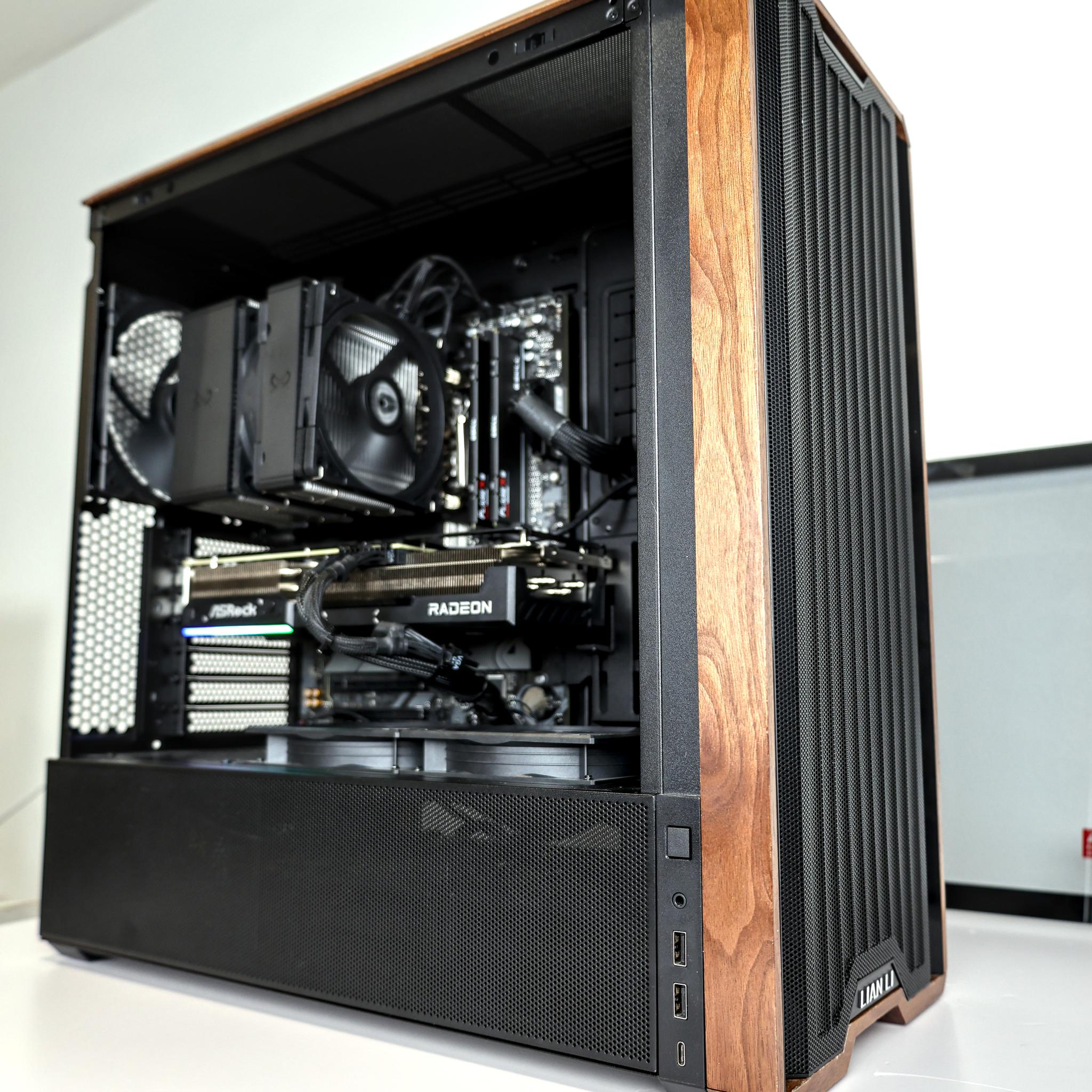 7700x+9070XT Blackout 1440P/4K Gaming PC