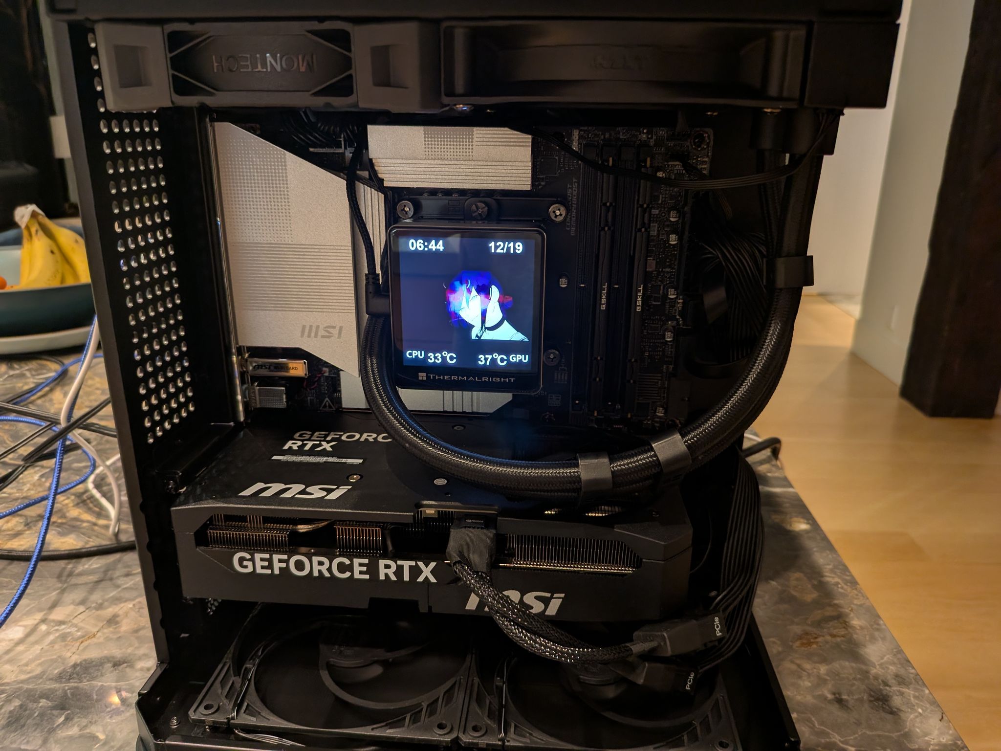 Bomb Devil Blackout - RTX 5070, Intel Core Ultra 7 265K, 32 GB DDR5, 2 TB Gen 5 NVME, Liquid Cooled