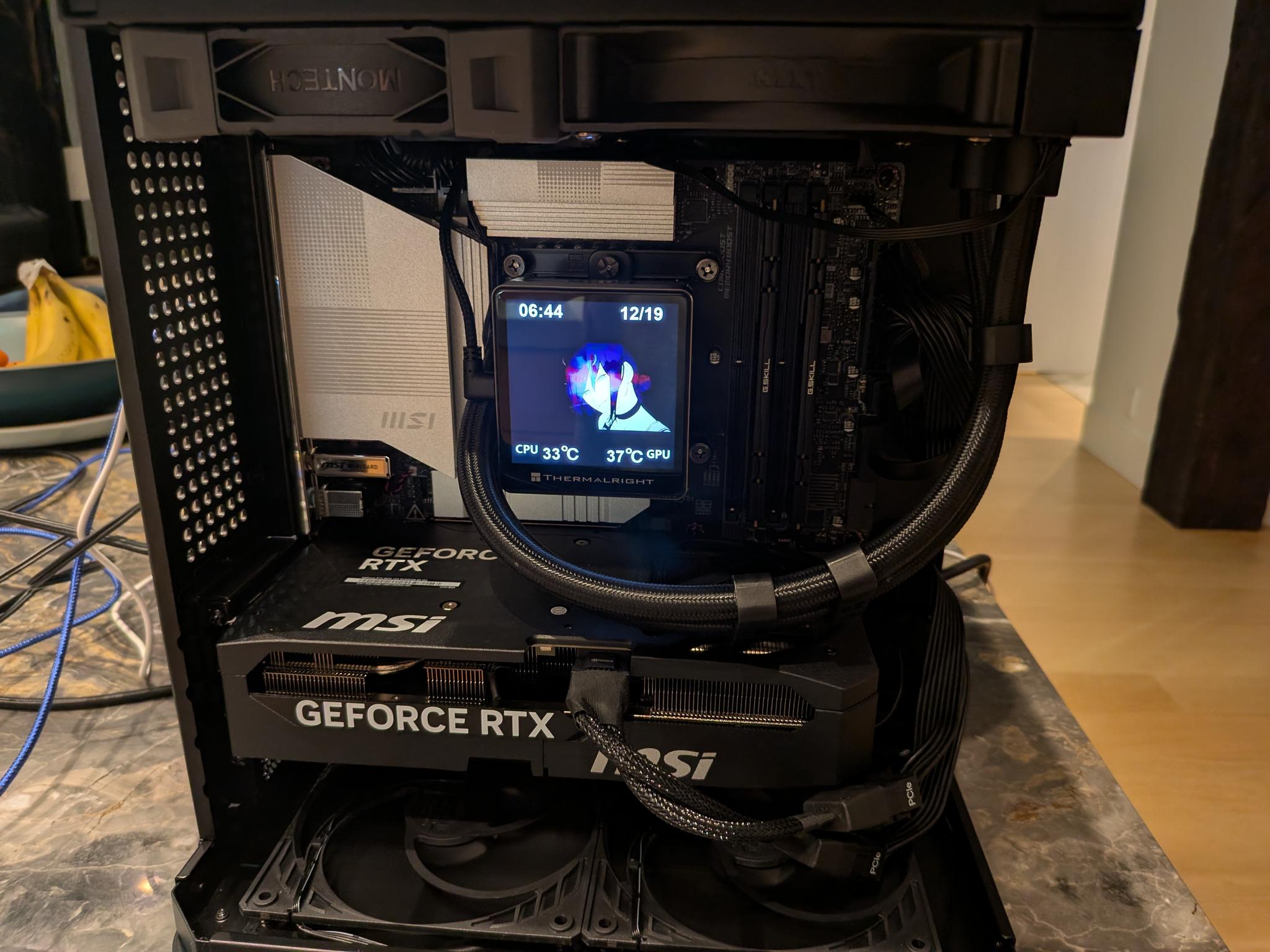 Bomb Devil Blackout - RTX 5070, Intel Core Ultra 7 265K, 32 GB DDR5, 2 TB Gen 5 NVME, Liquid Cooled