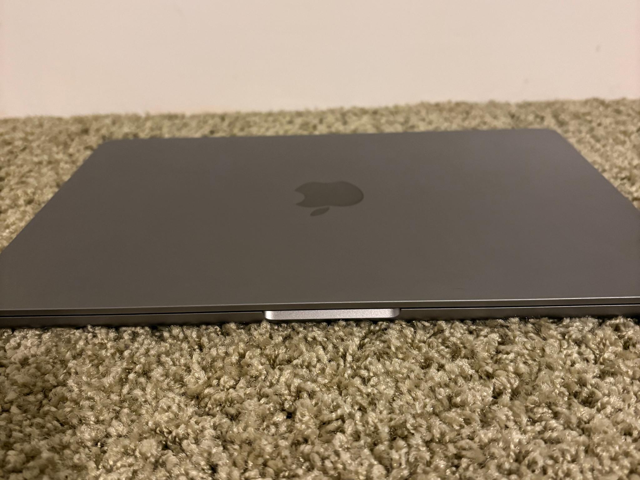 MacBook Air 13 Inch 2024 M3 Chip, 24gb Ram, 512gb ssd