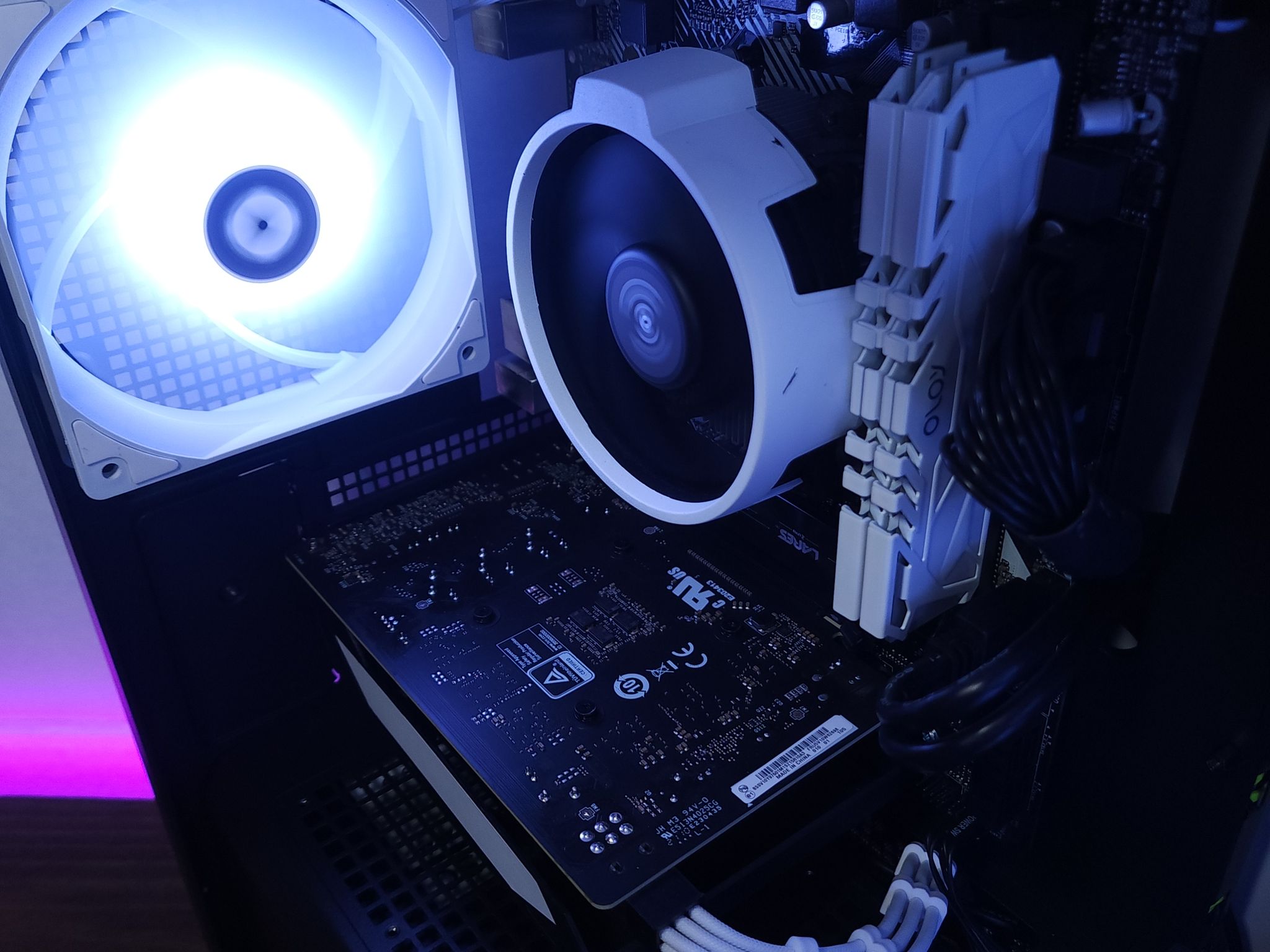 💙🤍GTX 1650 Super // Ryzen 5 1600 // 16GB 3200MHz // 512GB NVMe Gen 3