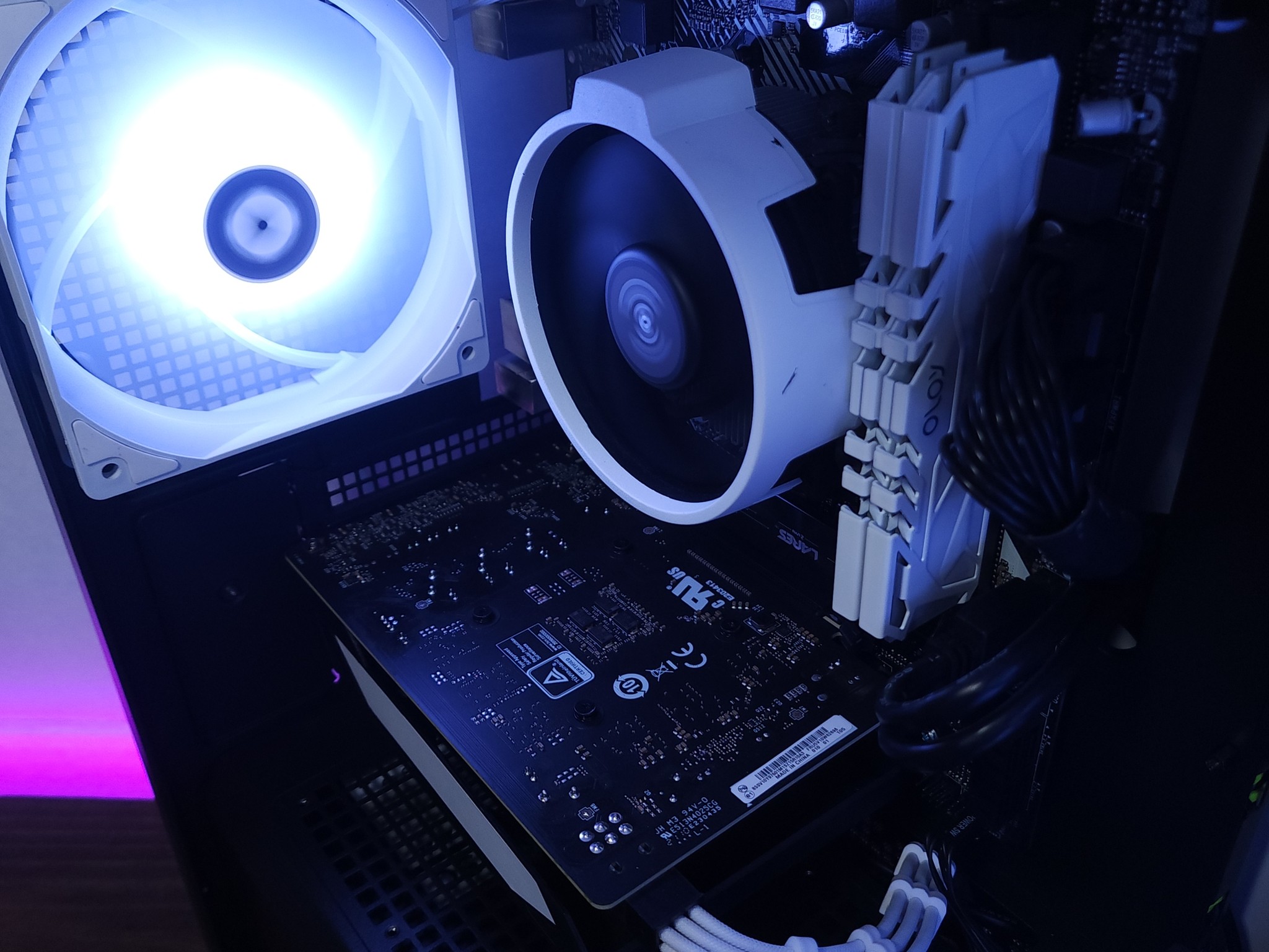 💙🤍GTX 1650 Super // Ryzen 5 1600 // 16GB 3200MHz // 512GB NVMe Gen 3