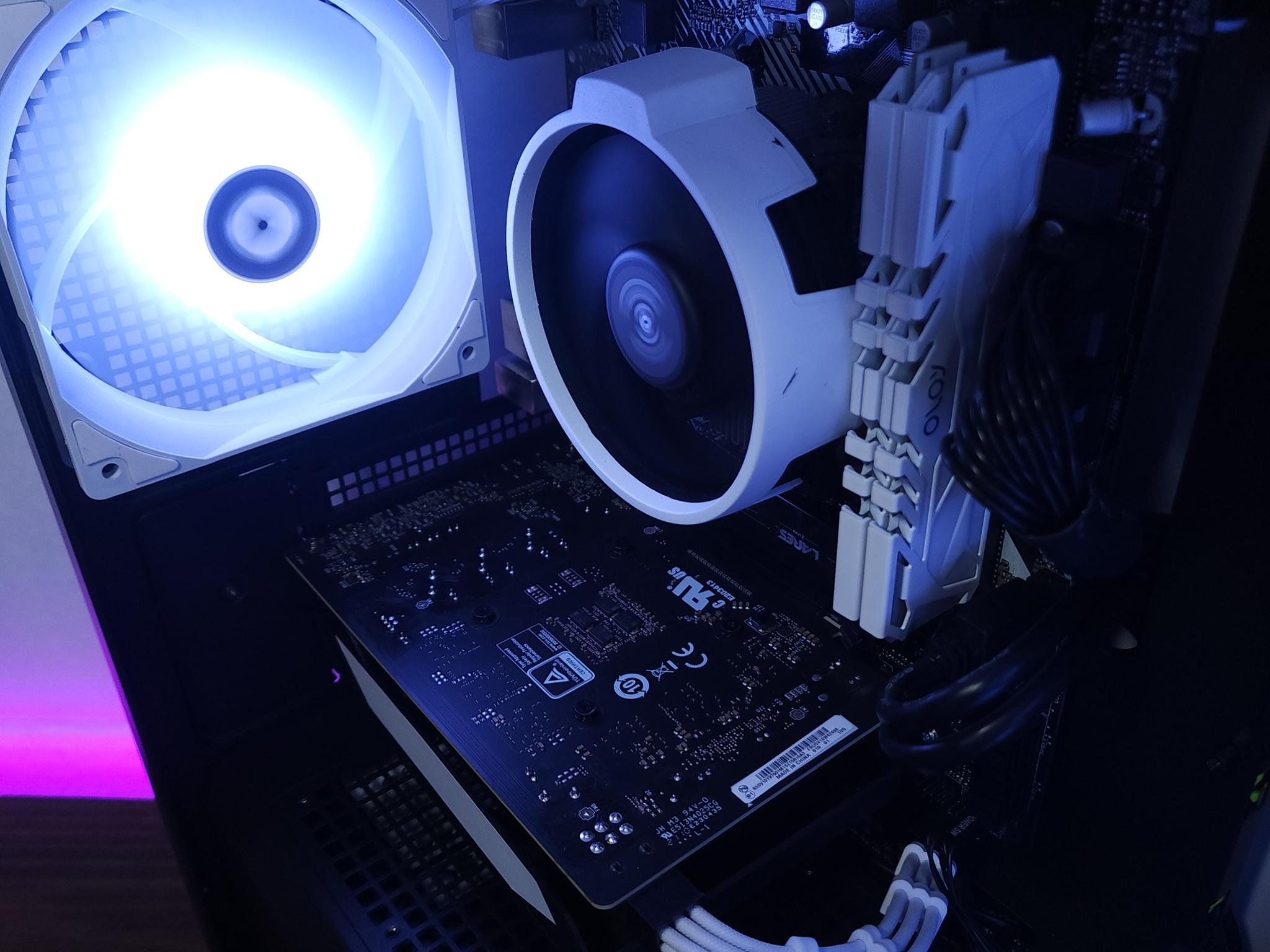 💙🤍GTX 1650 Super // Ryzen 5 1600 // 16GB 3200MHz // 512GB NVMe Gen 3