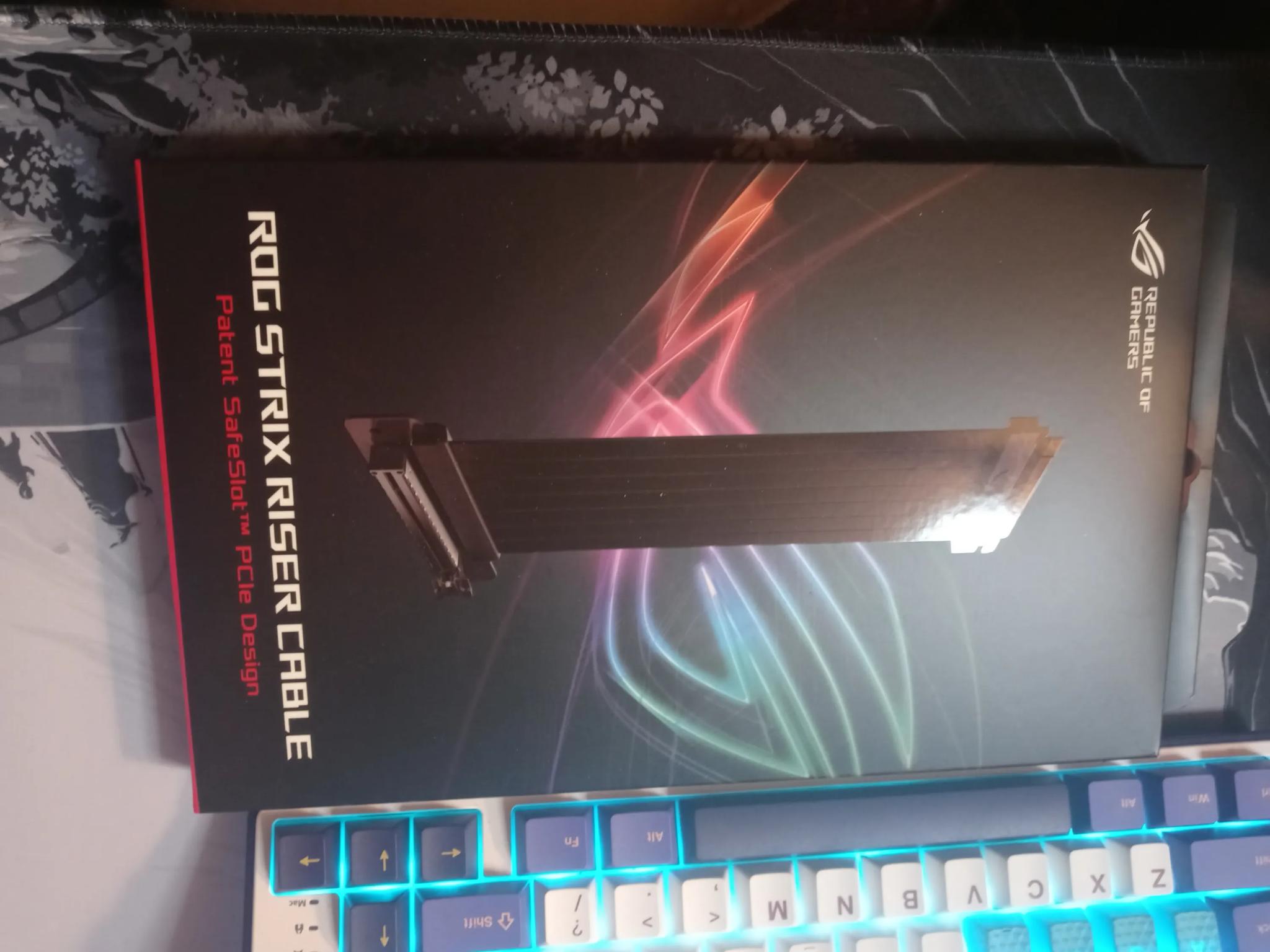 Gigabyte 3080 with ROG STRIX riser cable