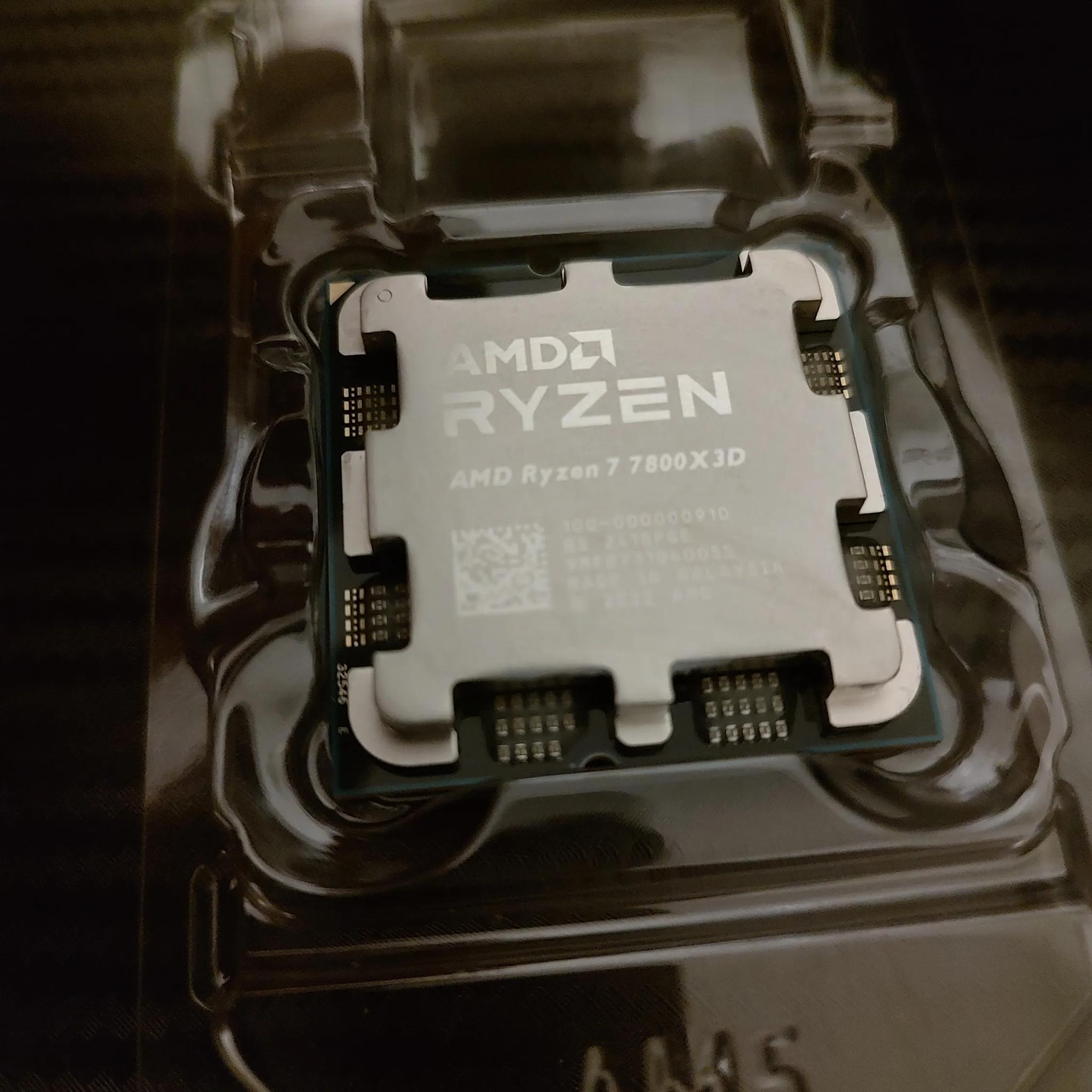 Ryzen 7 7800X3D - almost new!