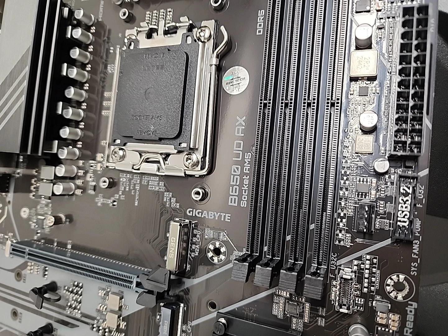 UPDATED BIOS GIGABYTE B650 UD AX WIFI DDR5 AM5 ATX MOTHERBOARD