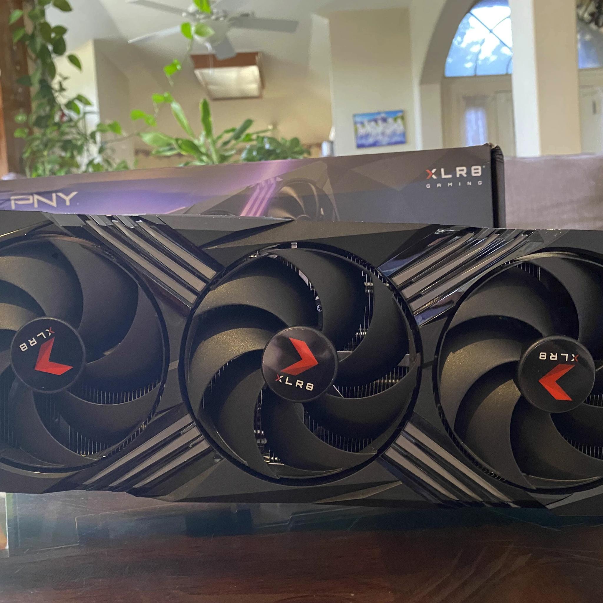 PNY RTX 4090 XLR8 Gaming VERTO EPIC-X RGB