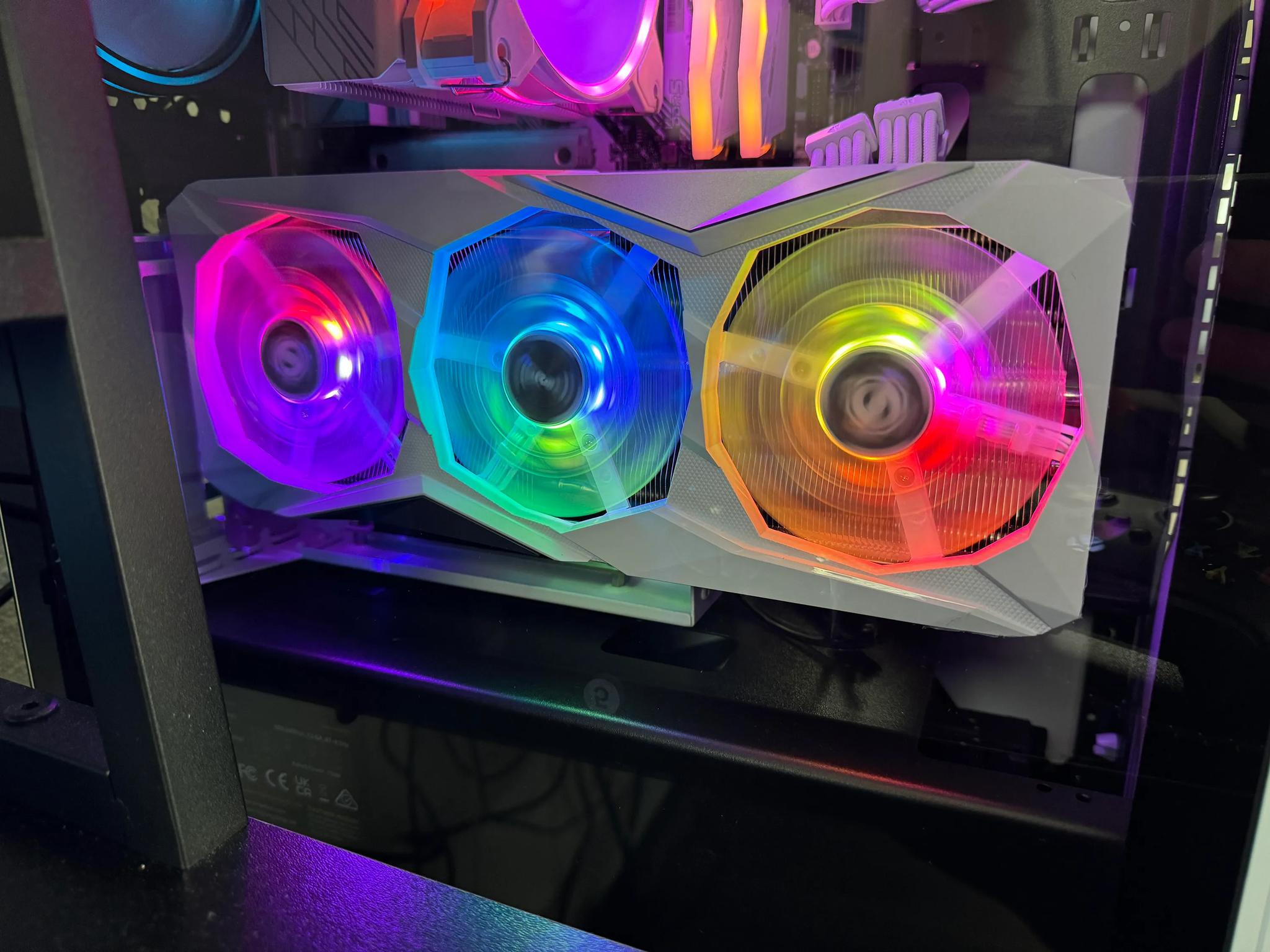 7900 GRE - Asrock Steel Legend - Triple RGB Fans - White