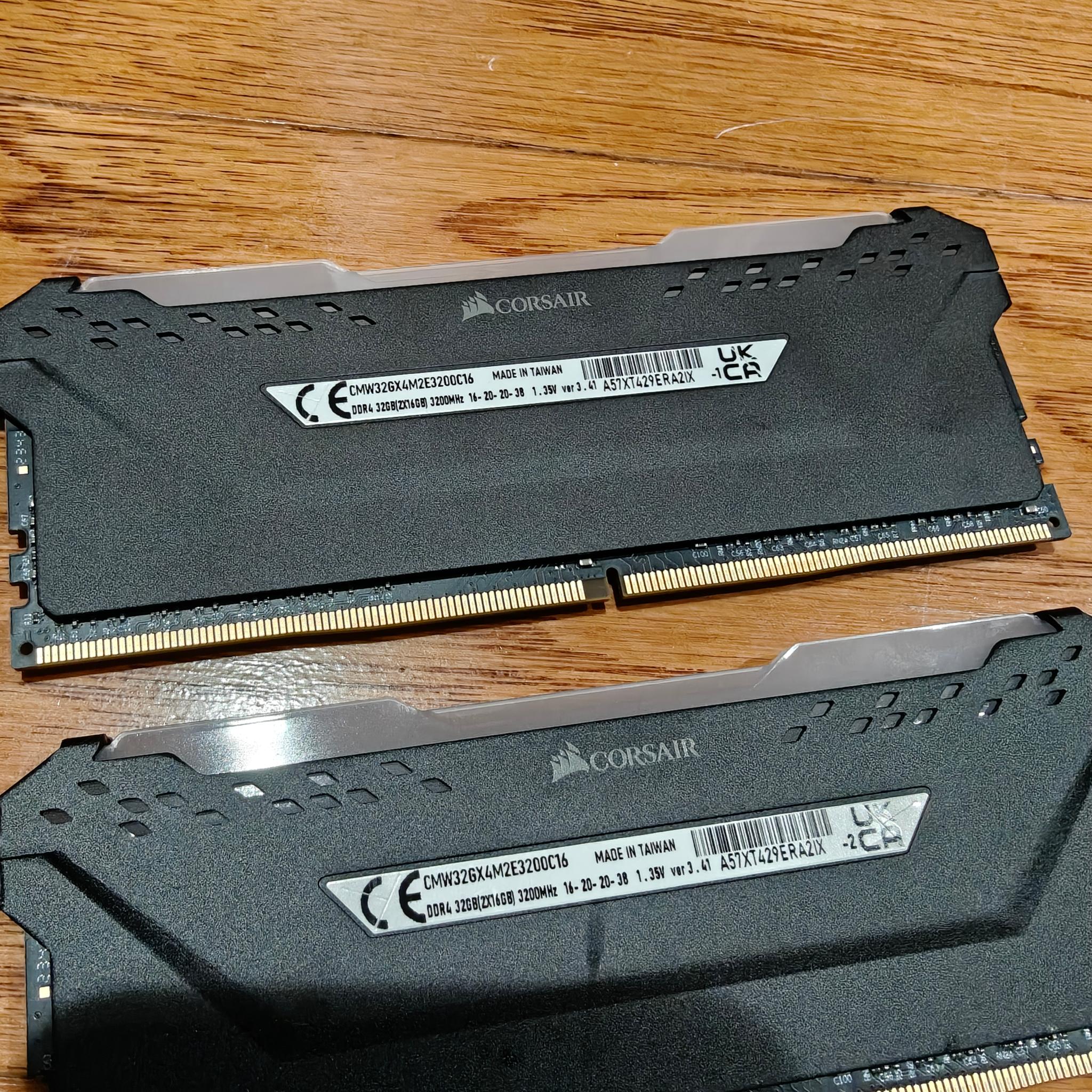 Corsair Vengeance RGB PRO 32GB KIT (2x16) DDR4 3200MHz