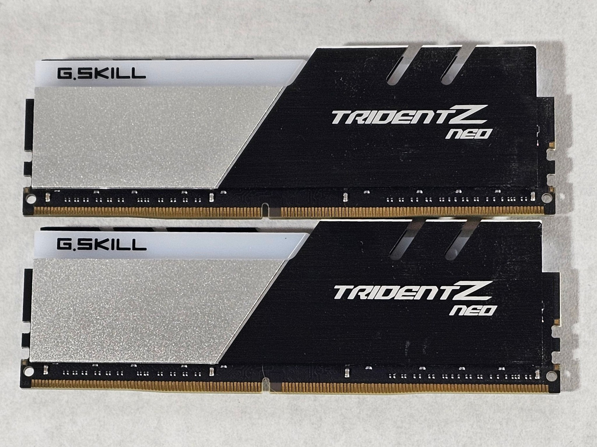 32GB DDR4 (2x16GB) 605 3600MT/s G.Skill Trident Z RGB