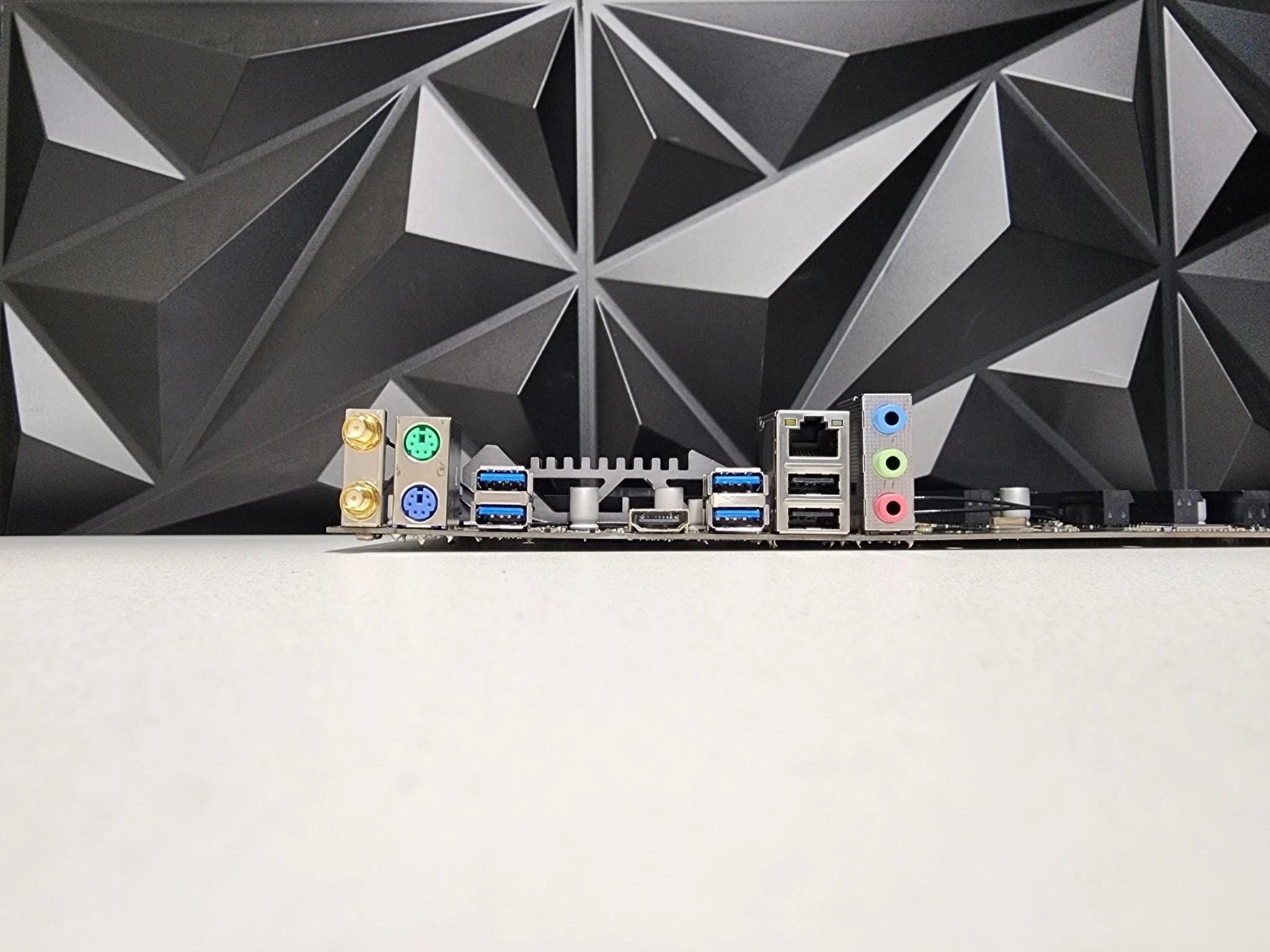 UPDATED BIOS ASROCK Z390 PHANTOM GAMING 4S/AC WIFI DDR4 LGA1151 ATX MOTHERBOARD