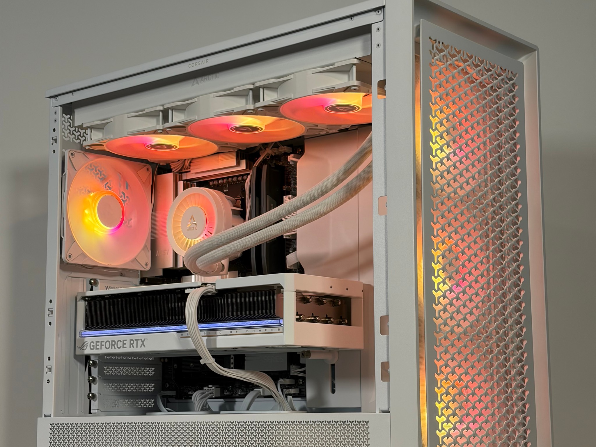 GeForce RTX 5090 Custom Gaming PC - Ryzen 7 9850X3D,
