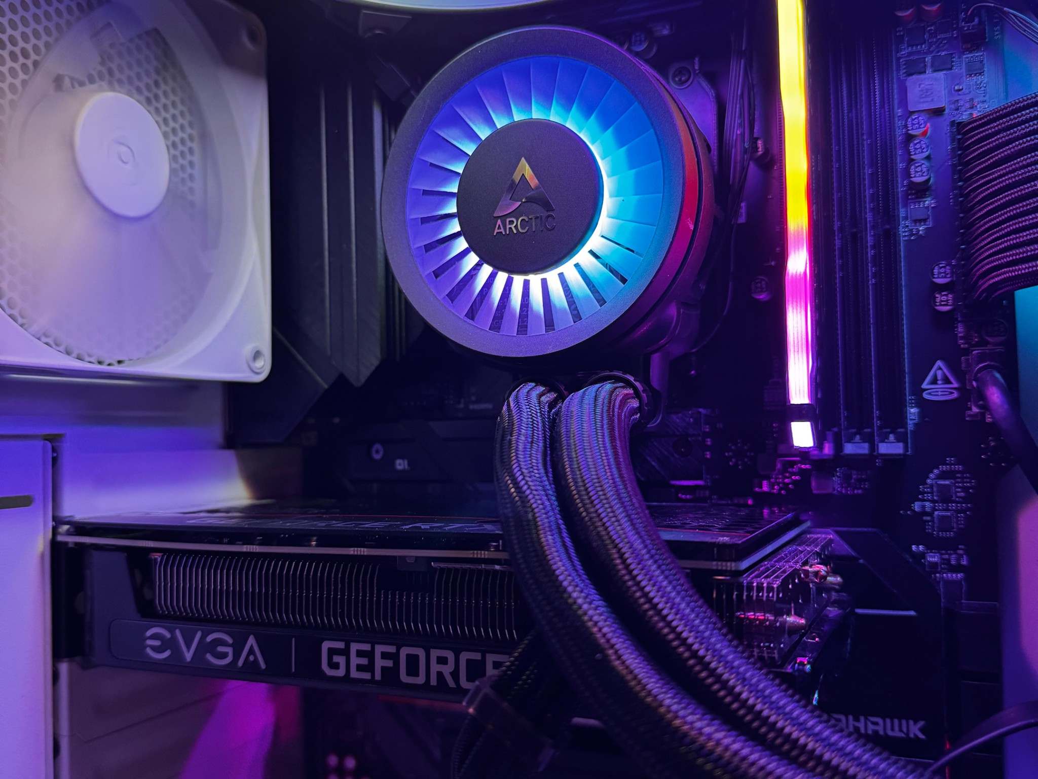 🥛OREO BEAST⚫| R7 5800X3D | NVIDIA 3060 | 1TB SSD | 32GB DDR4 | WIN 11 | BT/WIFI