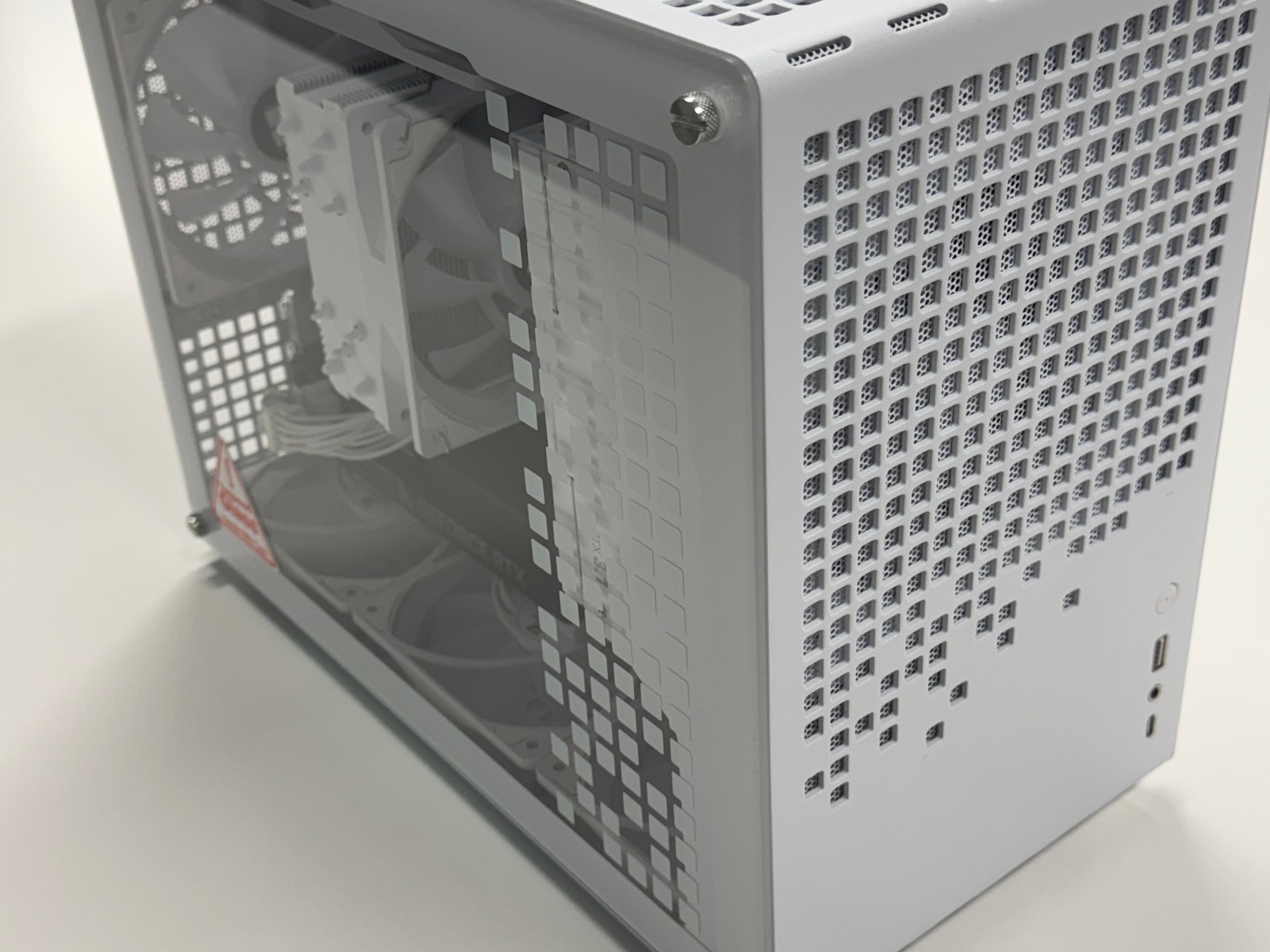 'ALL NEW PARTS' PC with AMD RYZEN 7 5700X & RTX 5060