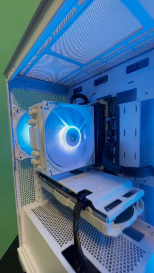 OPEN White Gaming PC| Intel i5 / Amd RX580 / 8GB / 500GB SSD Win 10 Pro WiFi