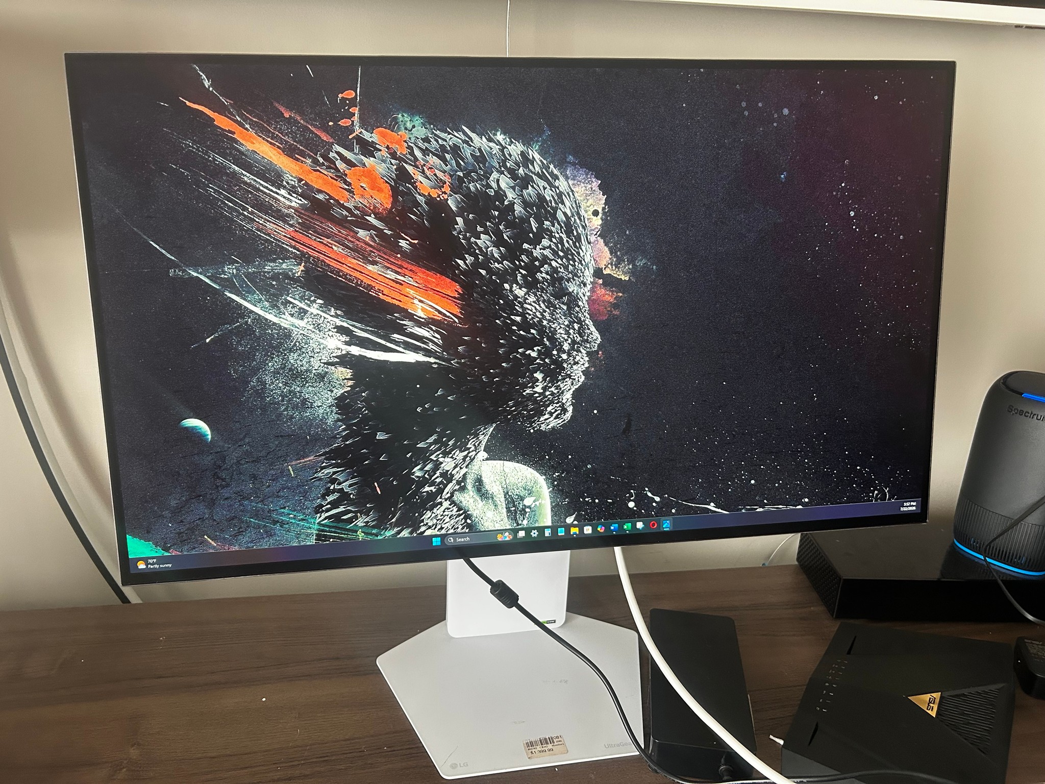 ALL WHITE LG UltraGear  32" 4K UHD (3840 x 2160) 240Hz Gaming Monitor (32GS95UV-W)