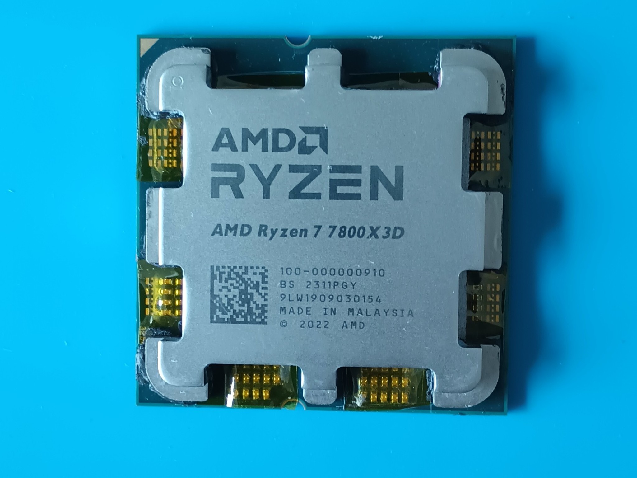 AMD Ryzen 7 7800X3D *see description*