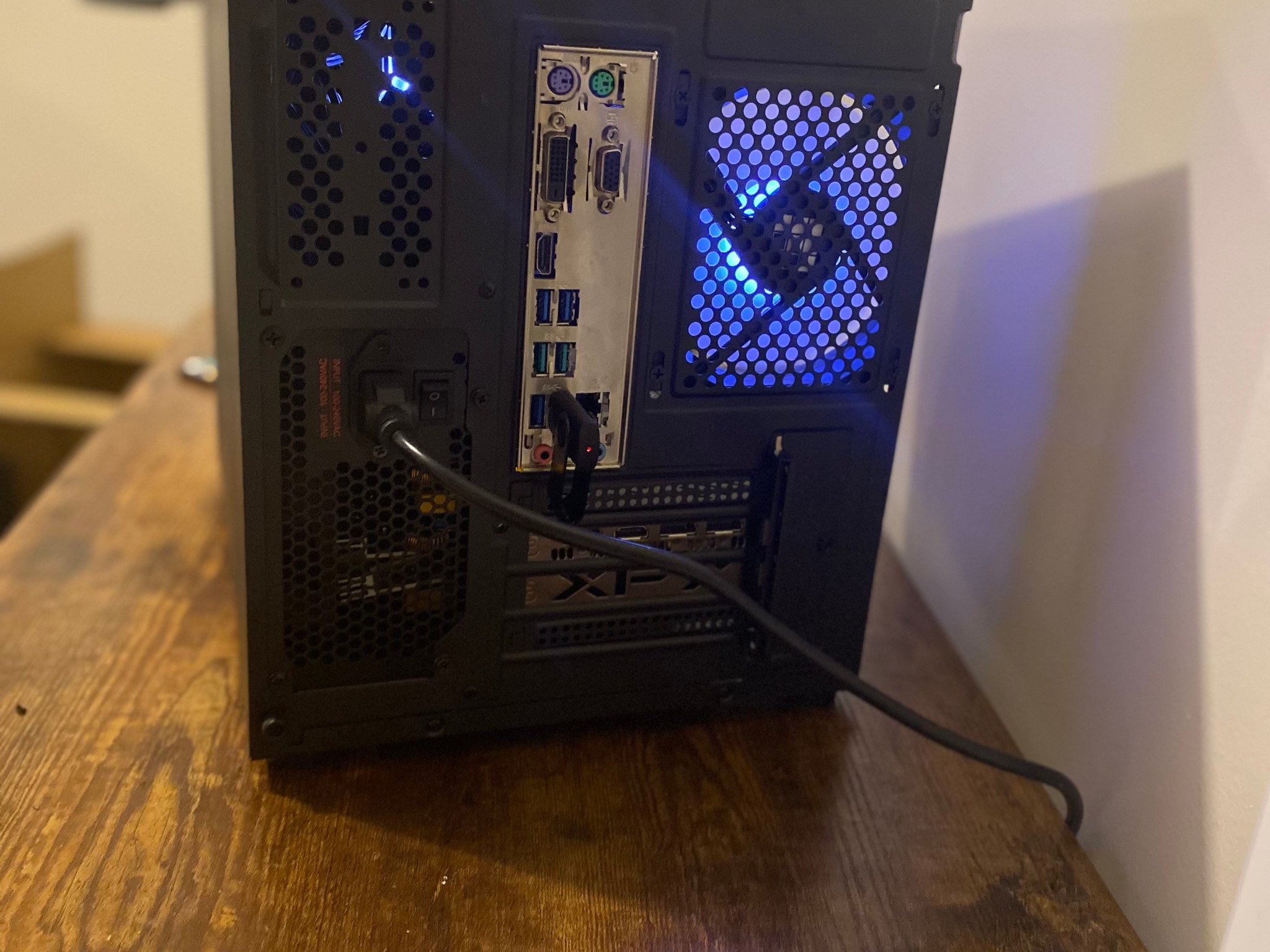 RX 5700xt | Ryzen 5 3600 | 16gb Ram | 512 Gb NVME ssd | wifi + windows 11