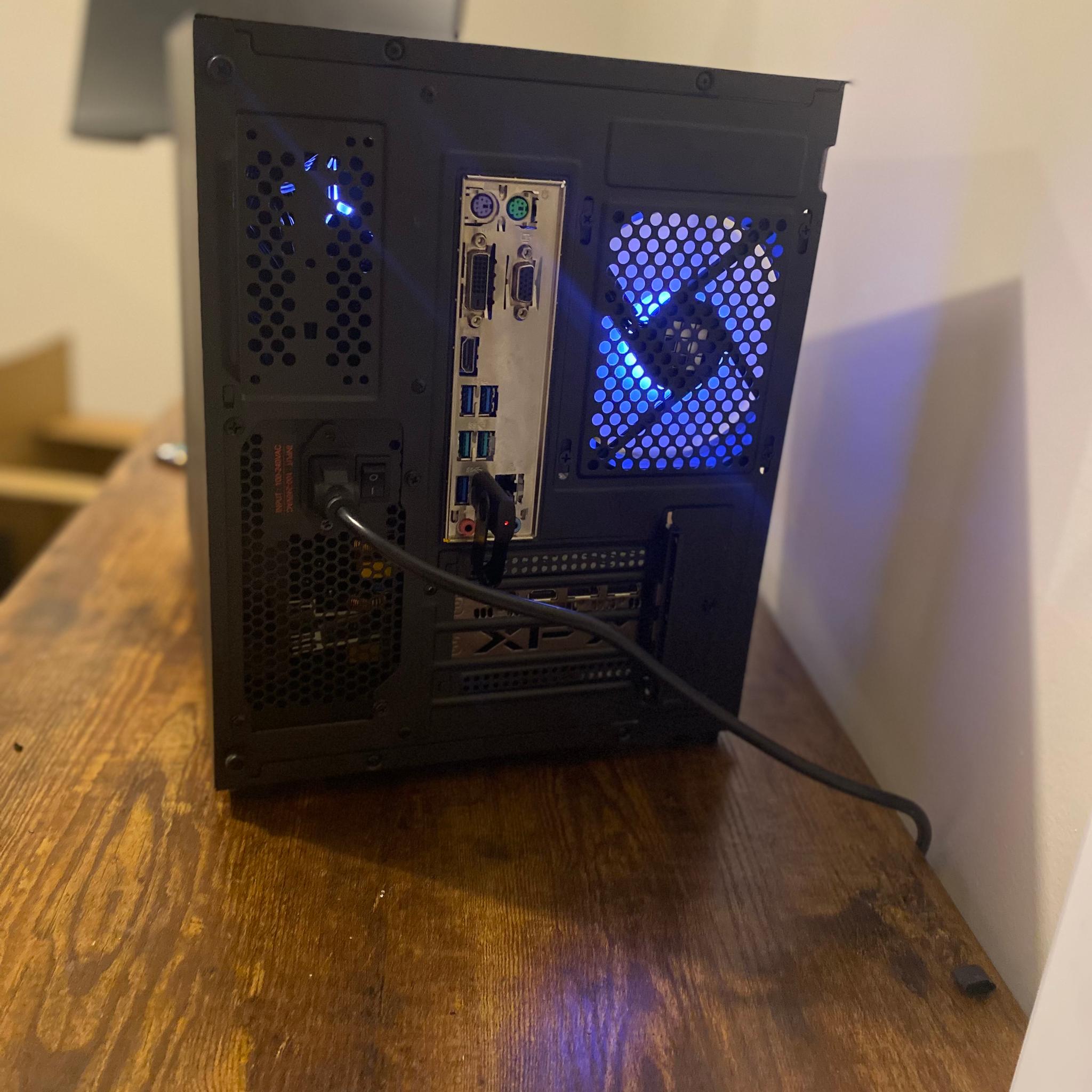 RX 5700xt | Ryzen 5 3600 | 16gb Ram | 512 Gb NVME ssd | wifi + windows 11