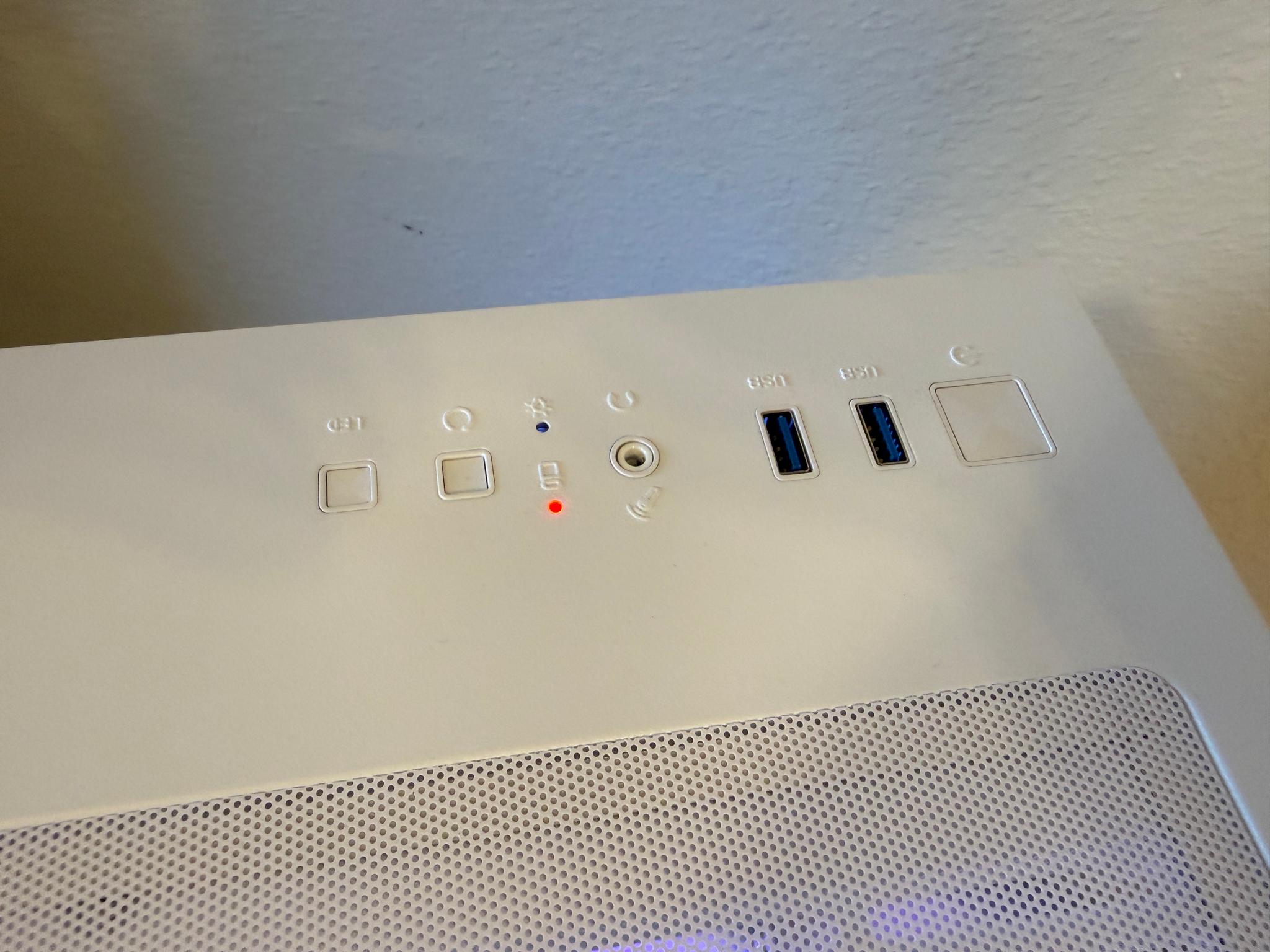 💈Custom White/Red RGB Gaming PC💈| Ryzen 3, GTX 1070, 16gb RAM | Fortnite, CoD, Arc Raiders, More!