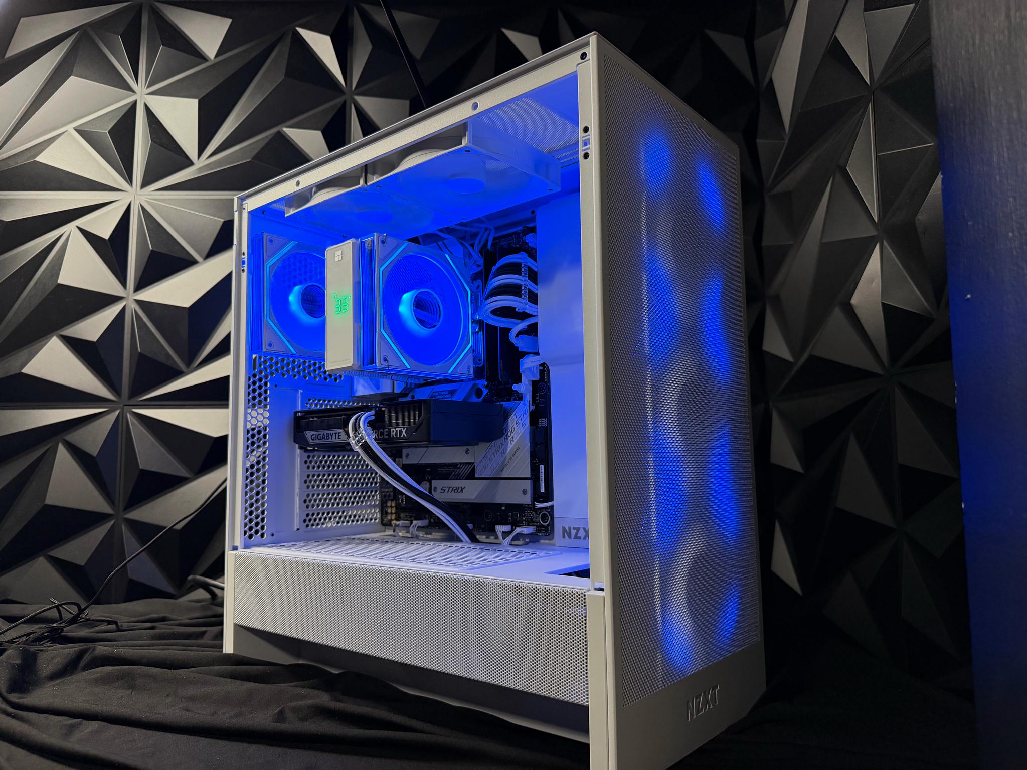 ❄️⚔️ ICE KNIGHT ⚔️❄️ Ryzen 5 7600X| RTX 5060Ti| 1.25 TB NVMe| 16 GB DDR5| 650 W PSU