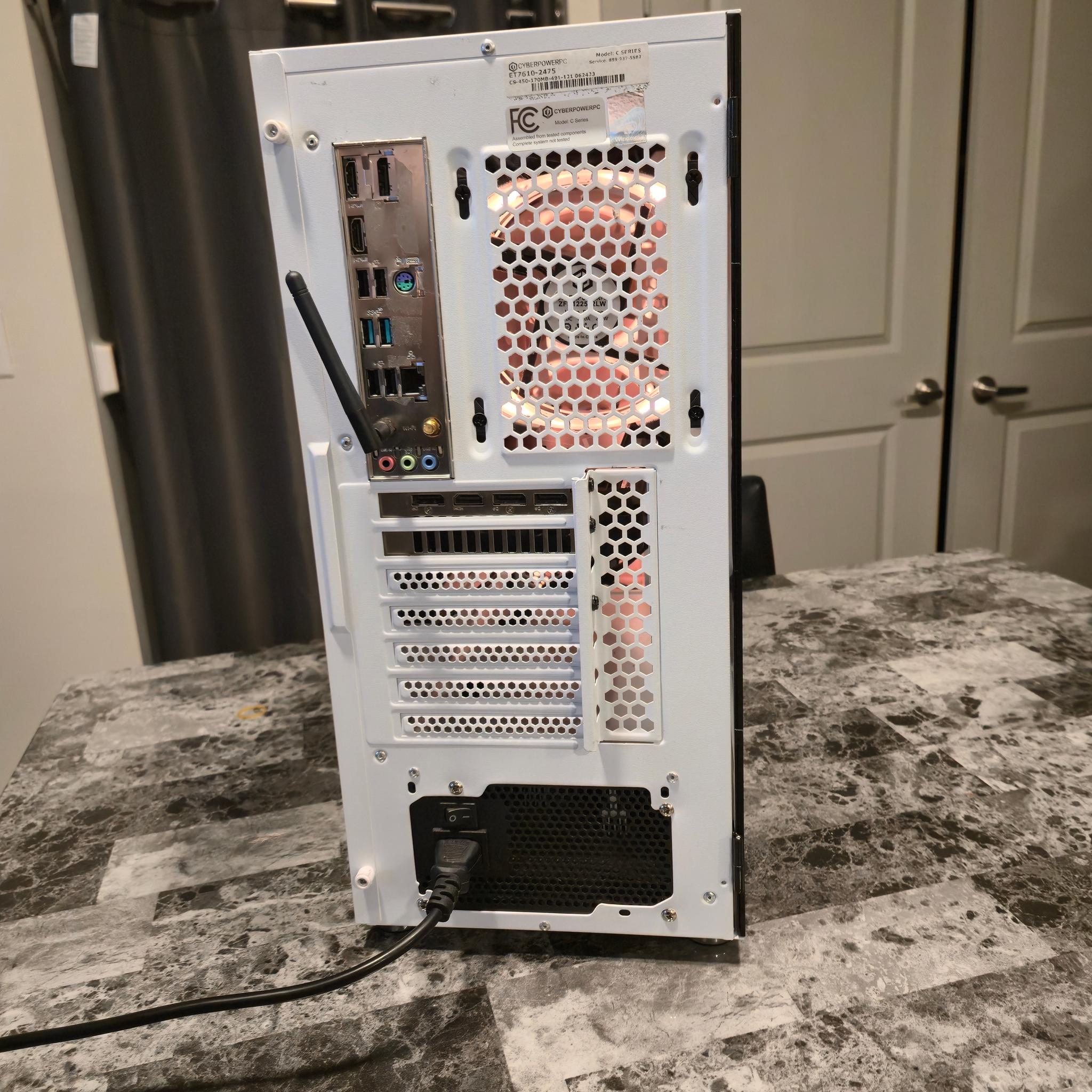 KIRA II 241V | Intel i7-12700F| RX 6700XT| 16 GB DDR4| 500 GB SSD| 600W PSU