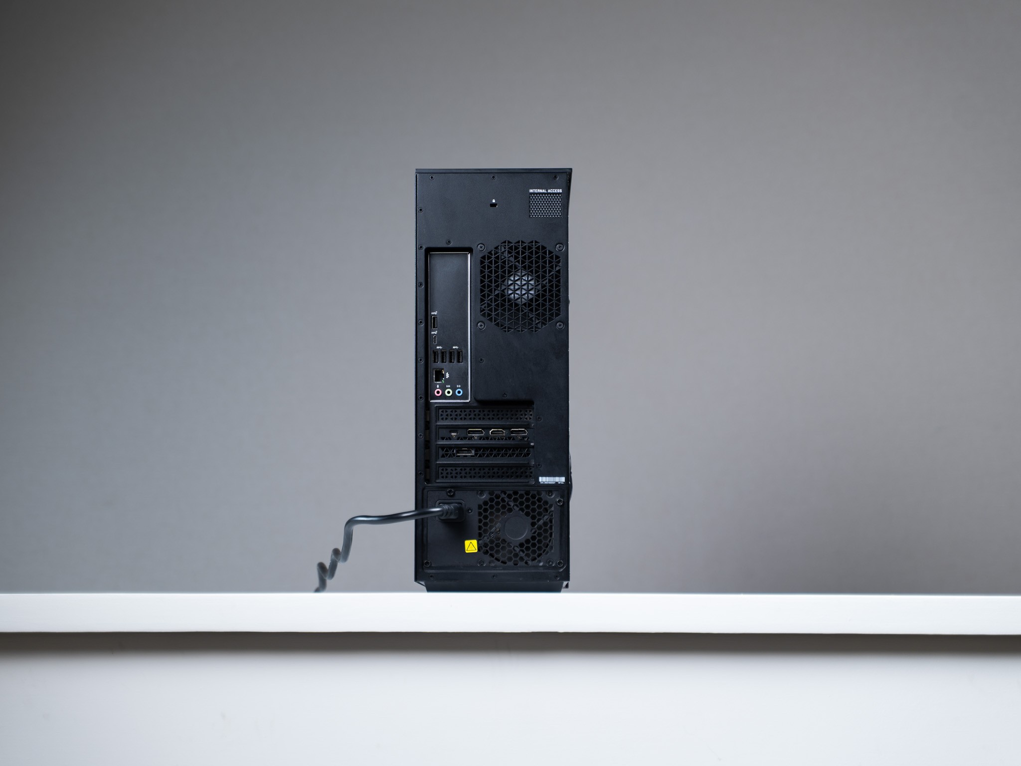 “Omenform” RTX 2070 Super Ryzen 5 3500 16GB 800GB Windows 11 Gaming PC Powerhouse