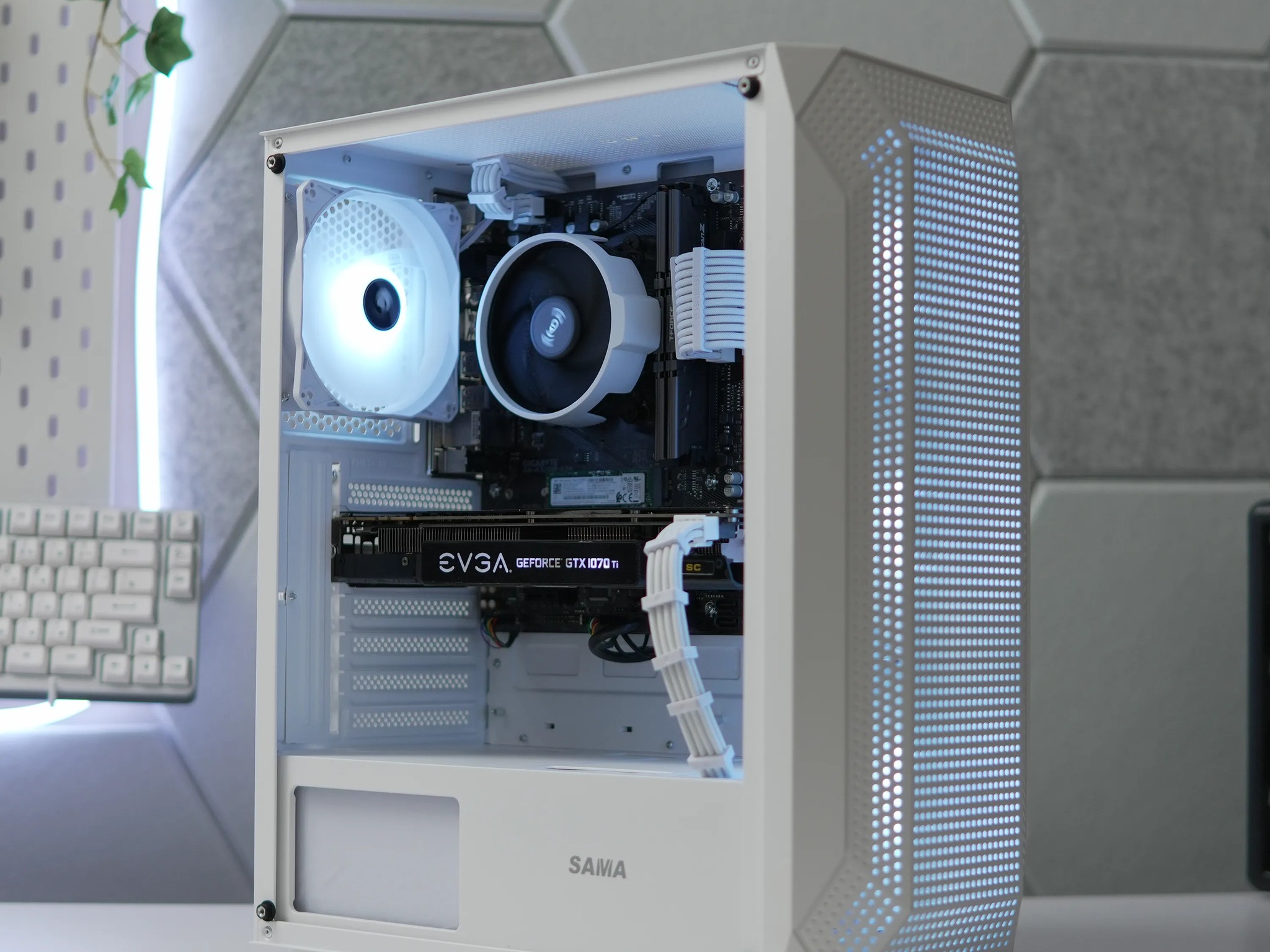 White Gaming PC! RYZEN 5 | GTX 1070 TI | 16GB RAM | WIFI |