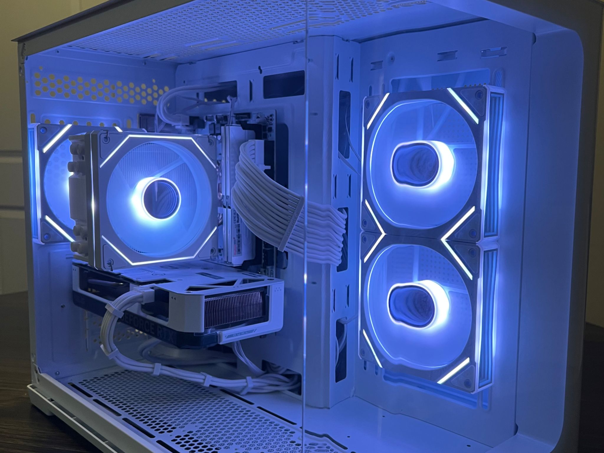 All white gaming pc with |RTX 4060 oc|ryzen 5 5600| 32gb ddr4 3200mhz
