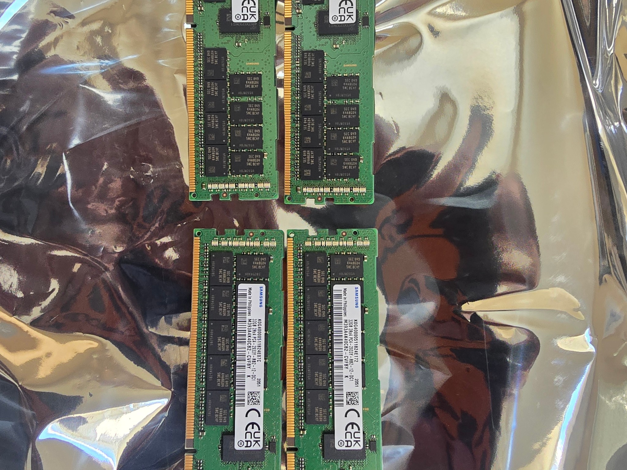 Samsung 32GB DDR4 2933 ECC RDIMM 2Rx4 PC4-2933Y M393A4K40CB2 server ram