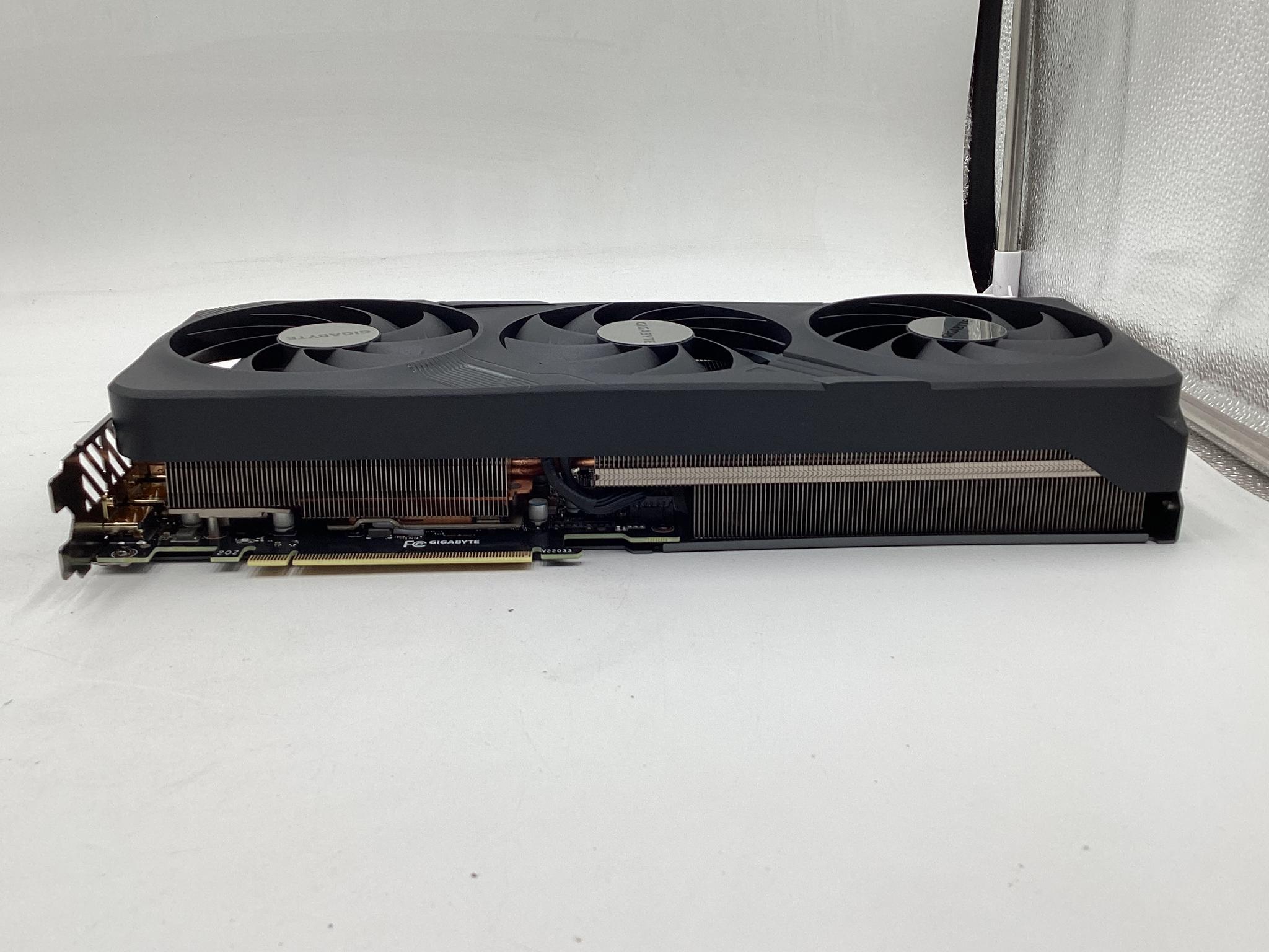 GIGABYTE GeForce RTX 4070 WINDFORCE OC V2 12G Graphics Card