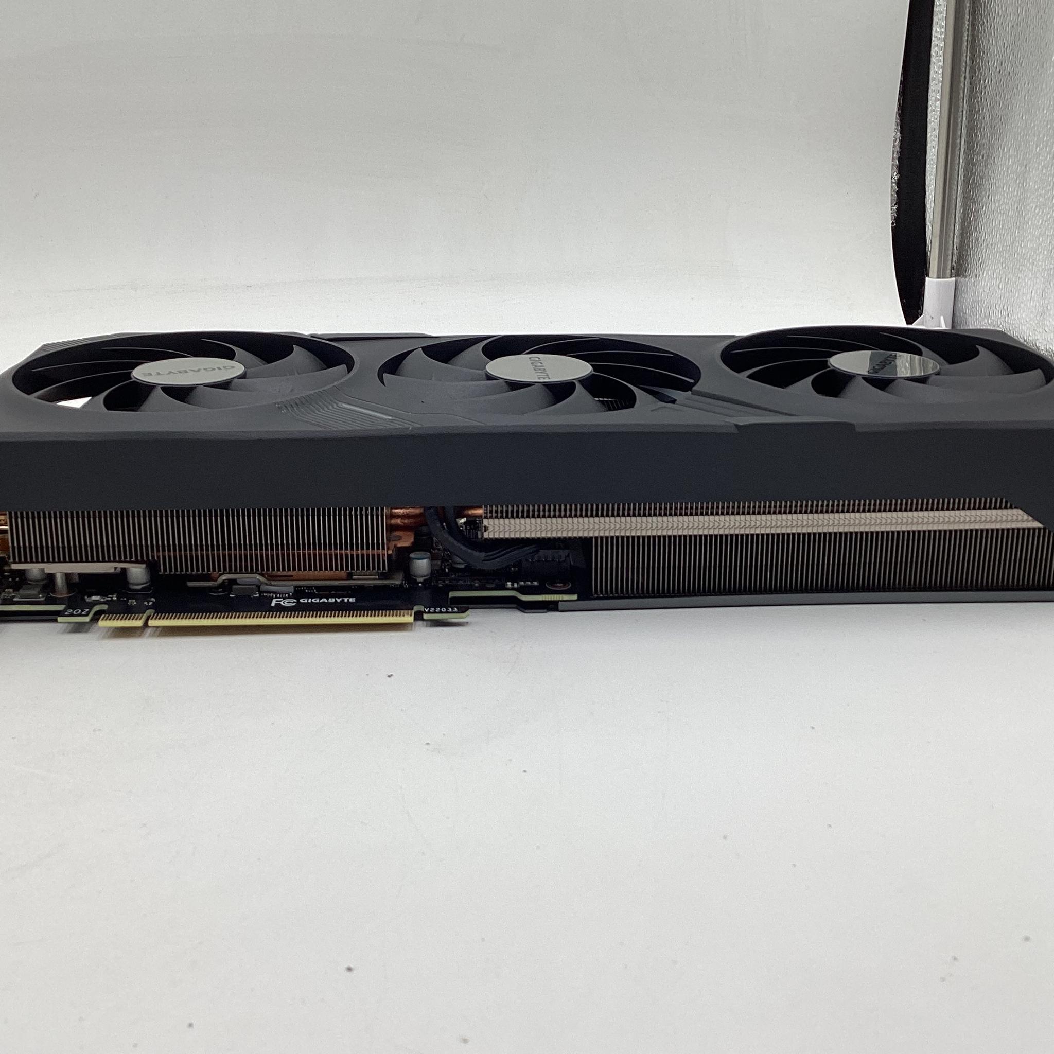 GIGABYTE GeForce RTX 4070 WINDFORCE OC V2 12G Graphics Card