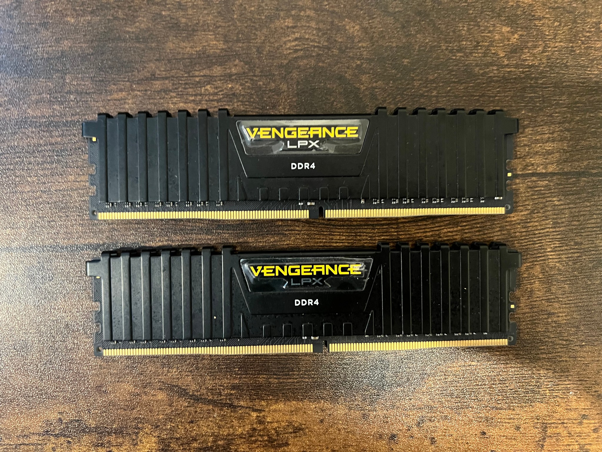 16GB (2x8GB) DDR4-3200MHz CL16 Corsair Vengeance LPX RAM Memory