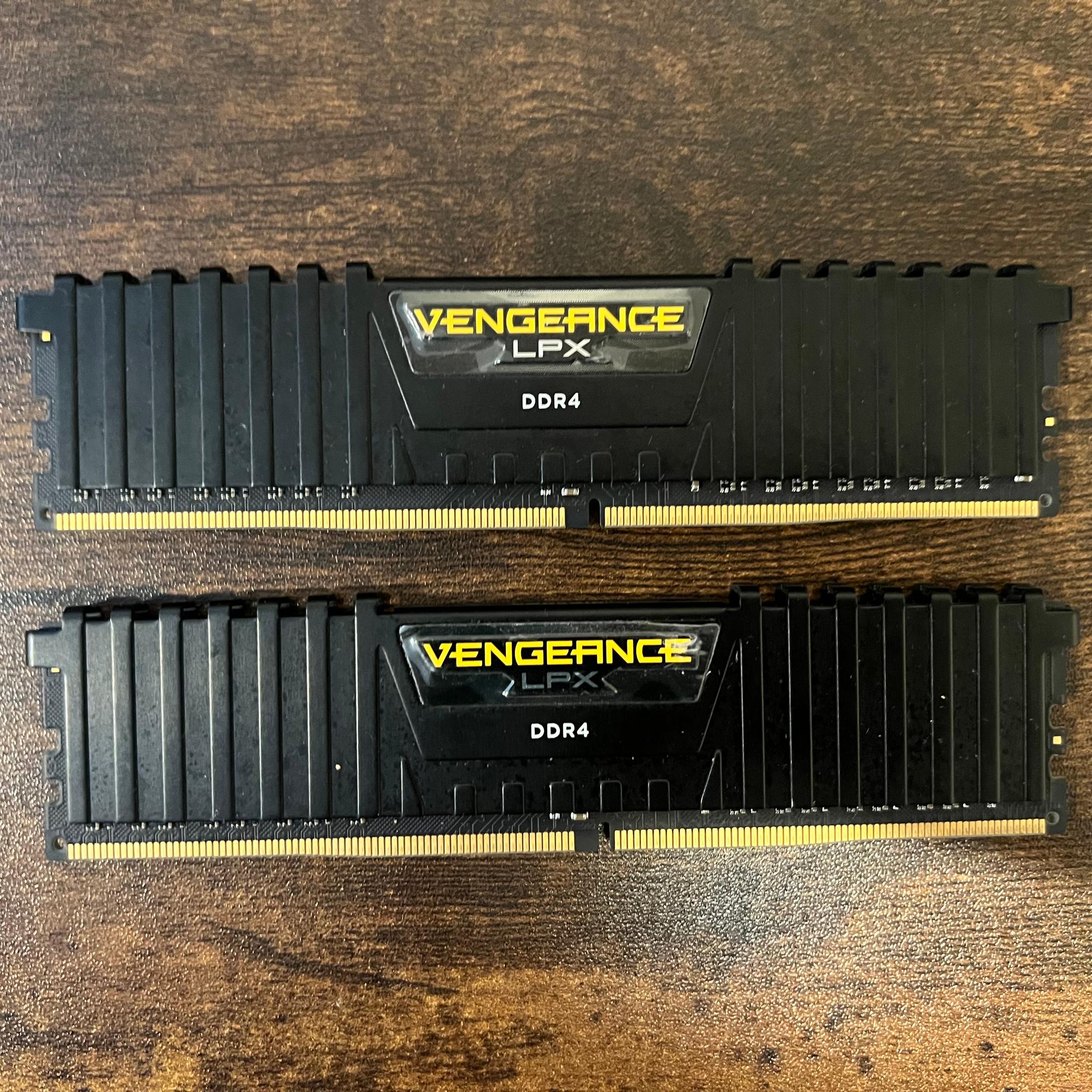 16GB (2x8GB) DDR4-3200MHz CL16 Corsair Vengeance LPX RAM Memory