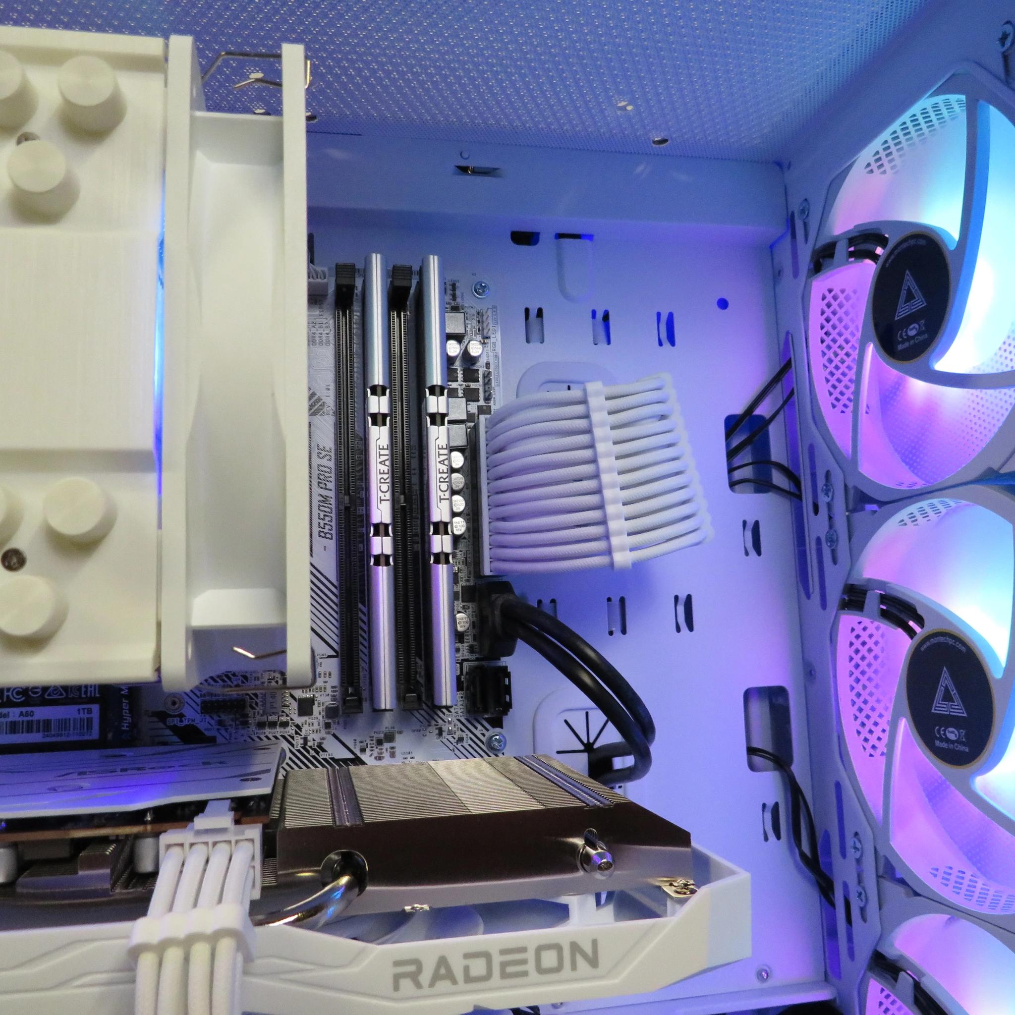 WHITE OUT: All New Parts! Ryzen 5 5600 + AMD RX 6600 + 16 GB RAM + 1 TB NVME SSD
