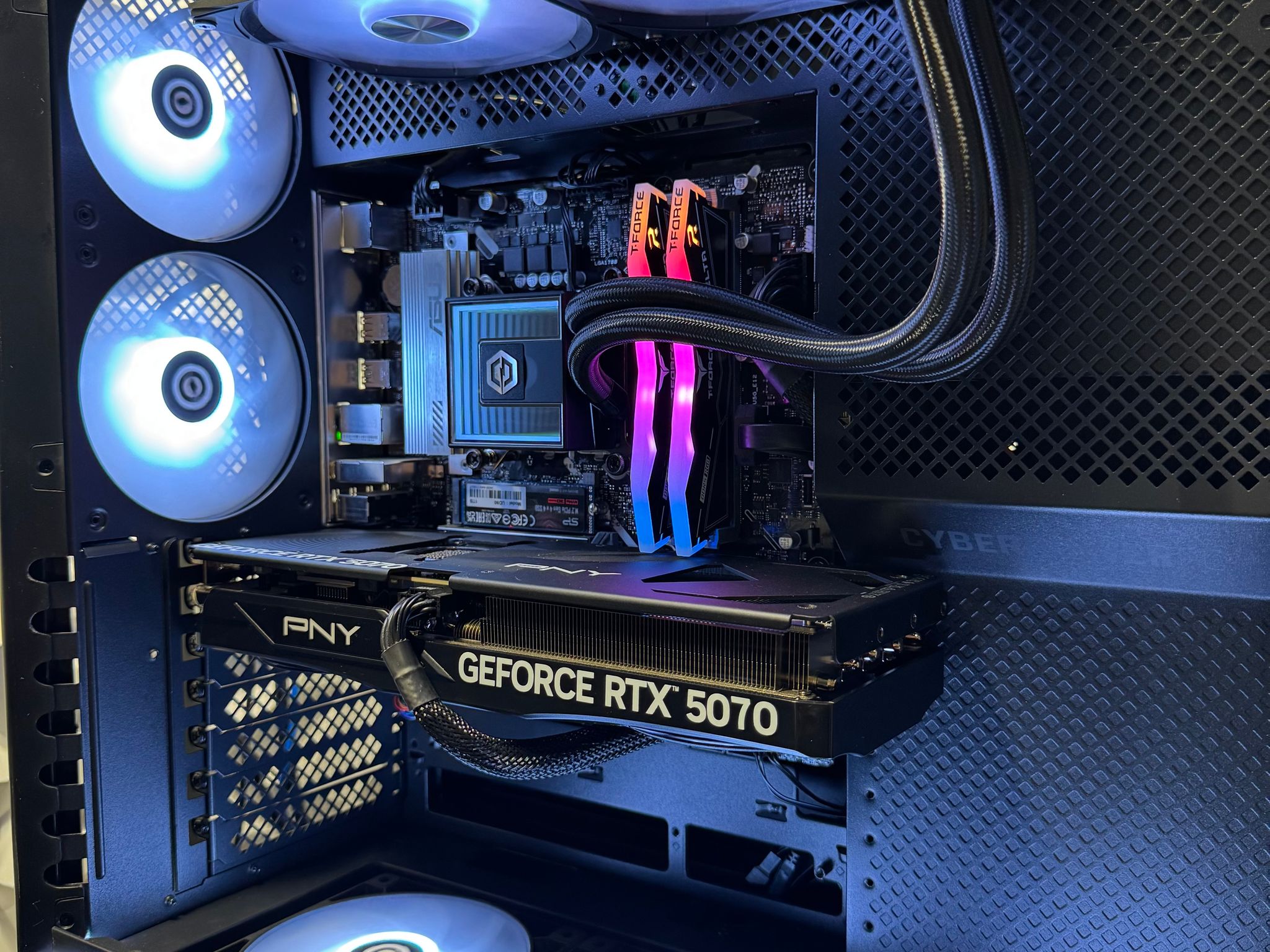 RTX 5070 / i7-14700F / 32GB DDR5 Ram / 1TB Ssd / Gaming pc / creator pc / streaming pc