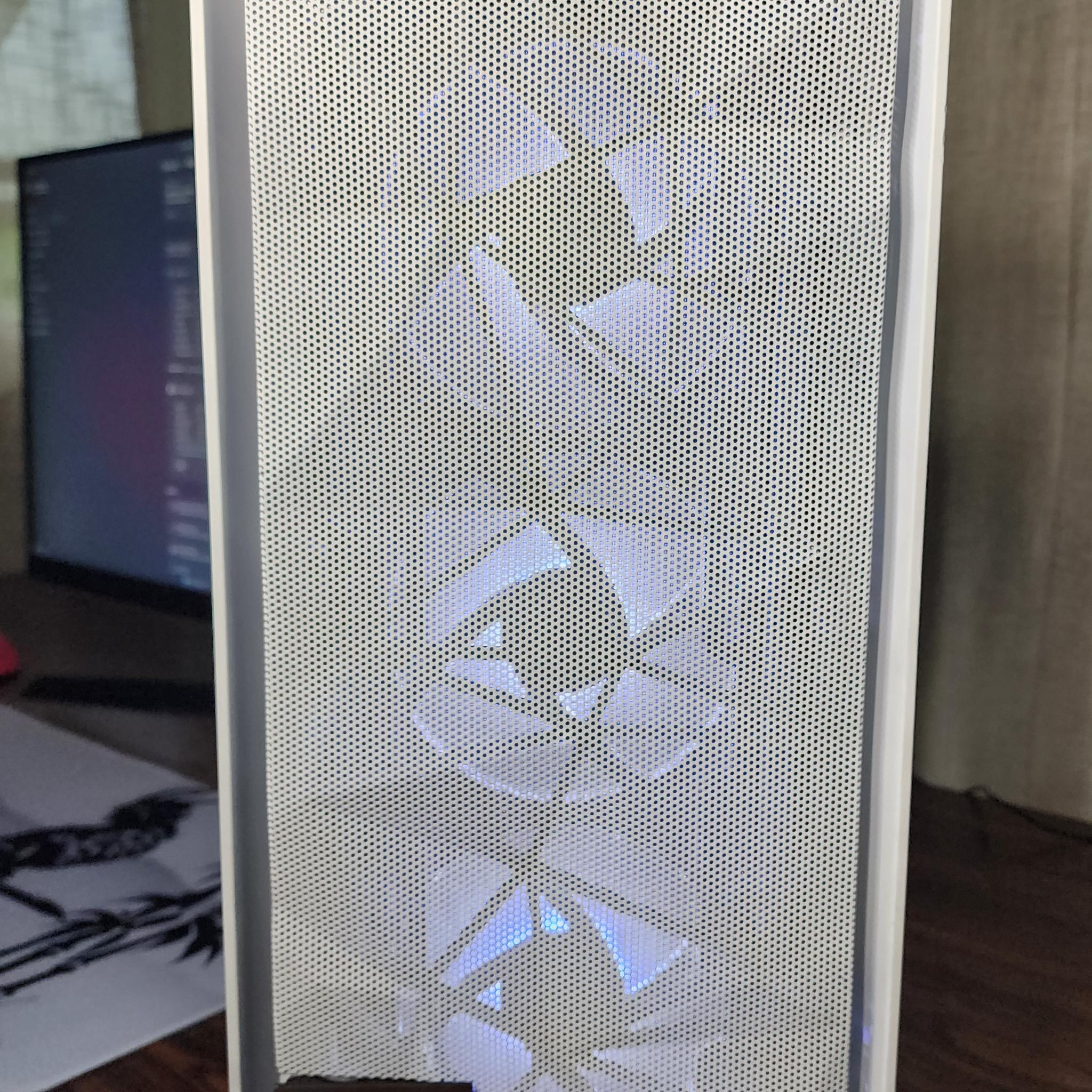 Gaming PC Ryzen 7 5800XT RTX 5060 8GB 32GB RAM 500GB NVMe WiFi