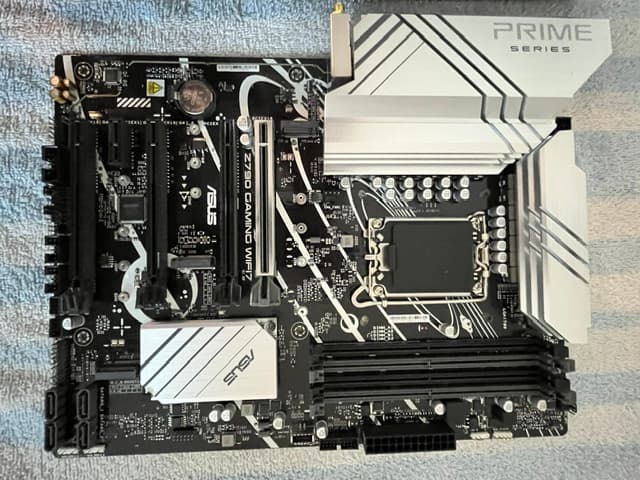 ASUS Z790 GAMING WIFI7