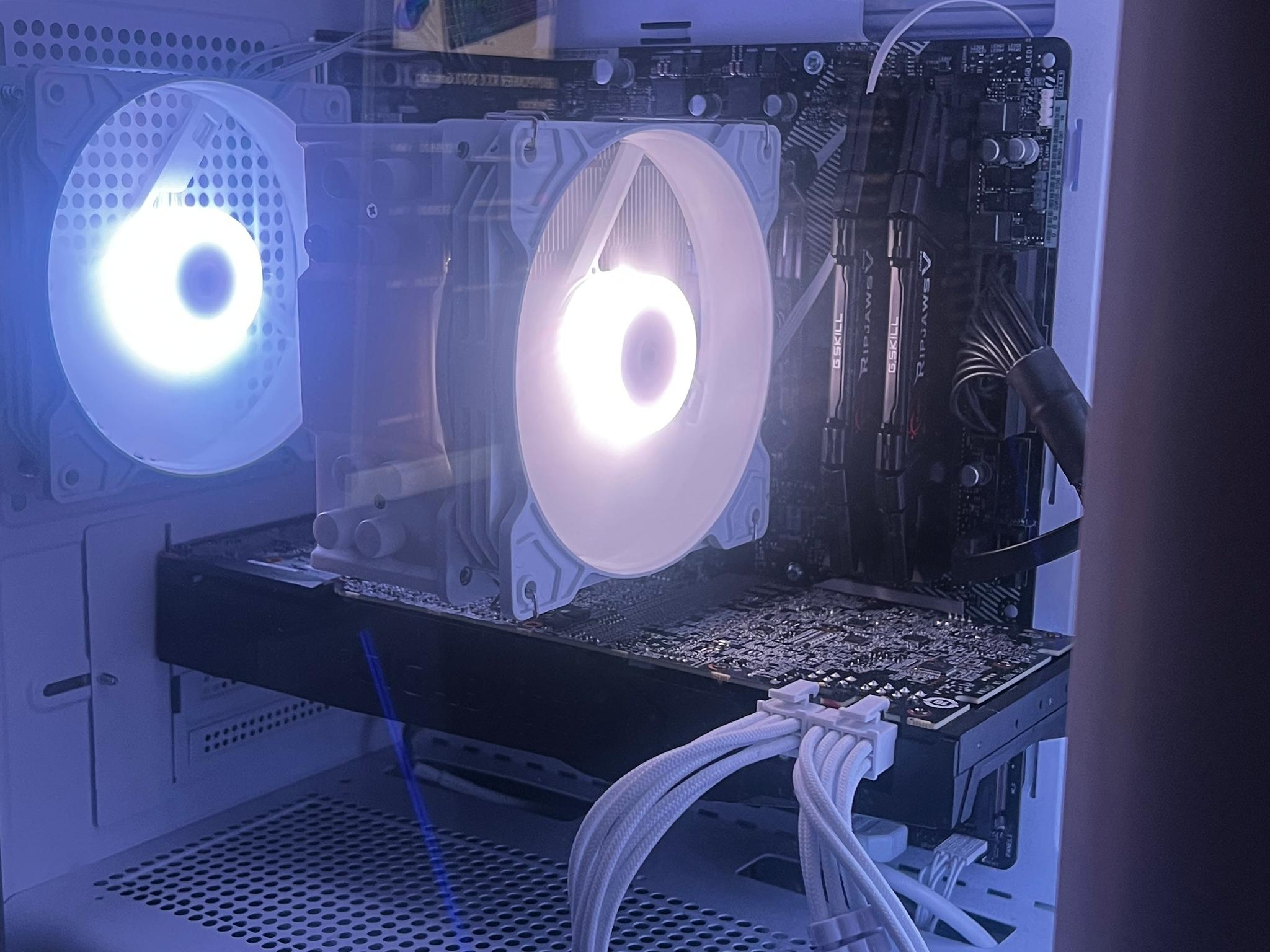 White Gaming PC Ryzen 7 5700X3D RTX 2080 32GB DDR4 1TB SSD RGB