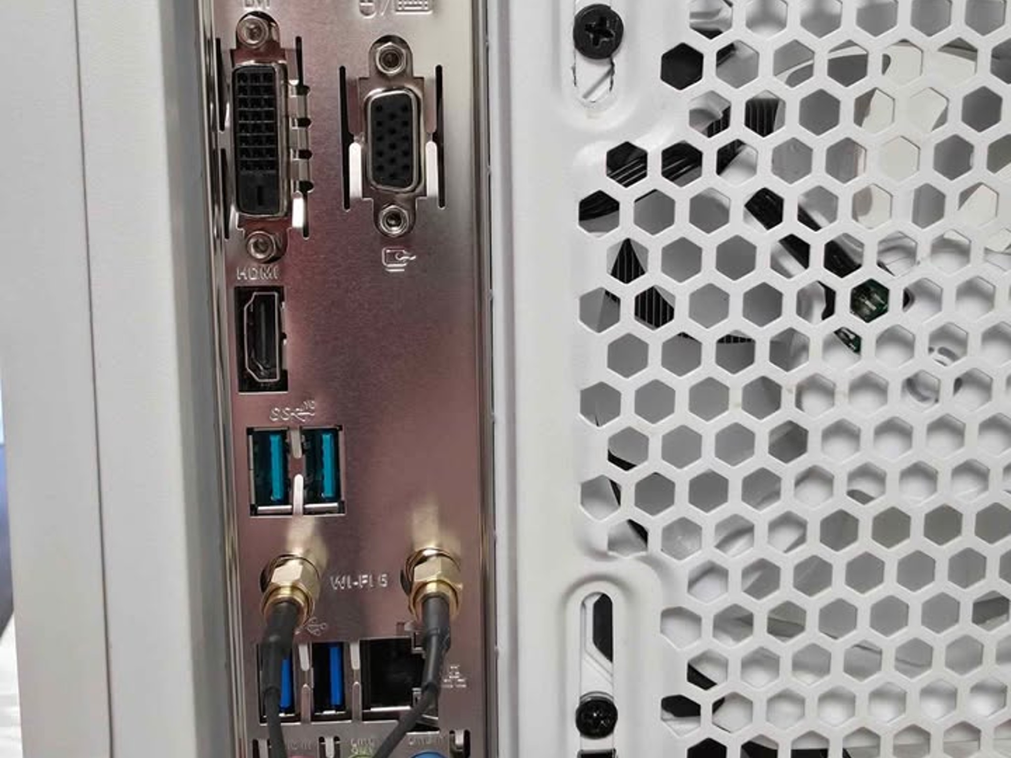 1080p Streaming / Gaming PC l Radeon RX 7600 l Ryzen 5 5500 6 Cores 12 Threads l 32GB DDR4 3600 MHz