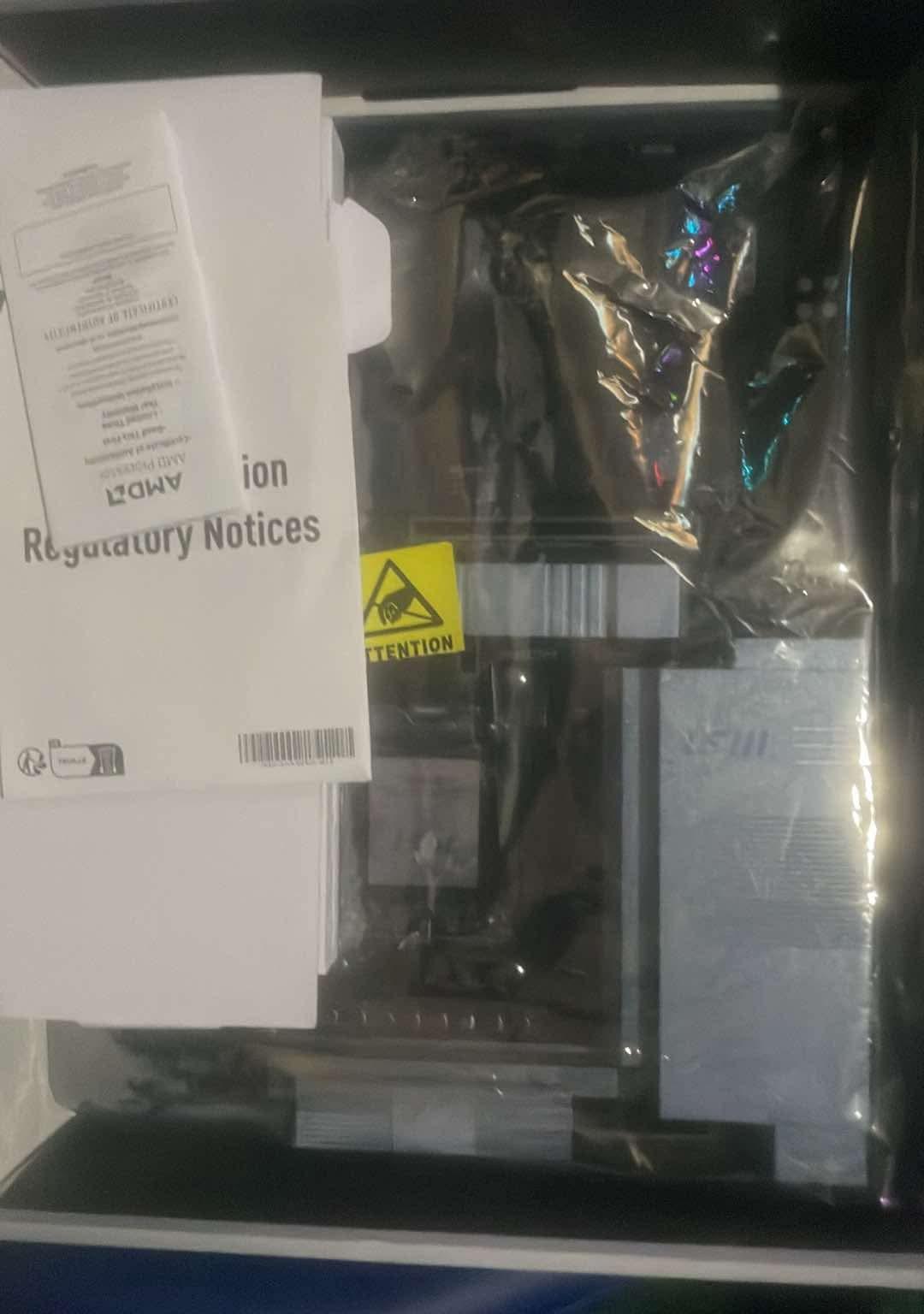 MSI X870-P WiFi + Ryzen 7 9700X