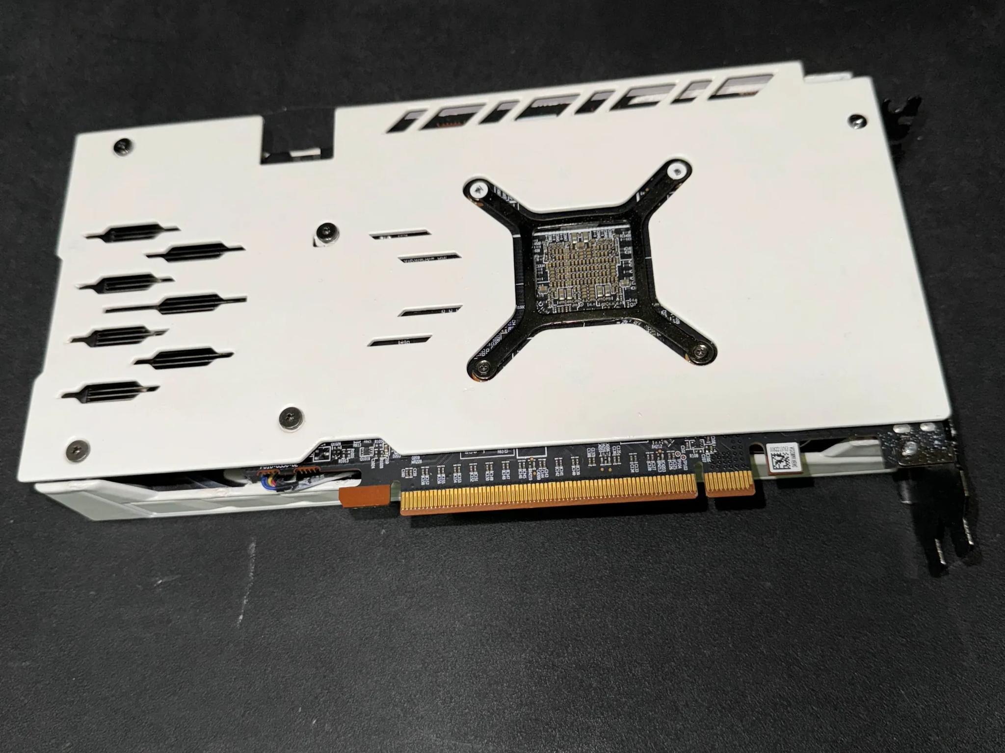 Sapphire PULSE BE Radeon RX 5600 XT 6 GB (White Custom Painted)