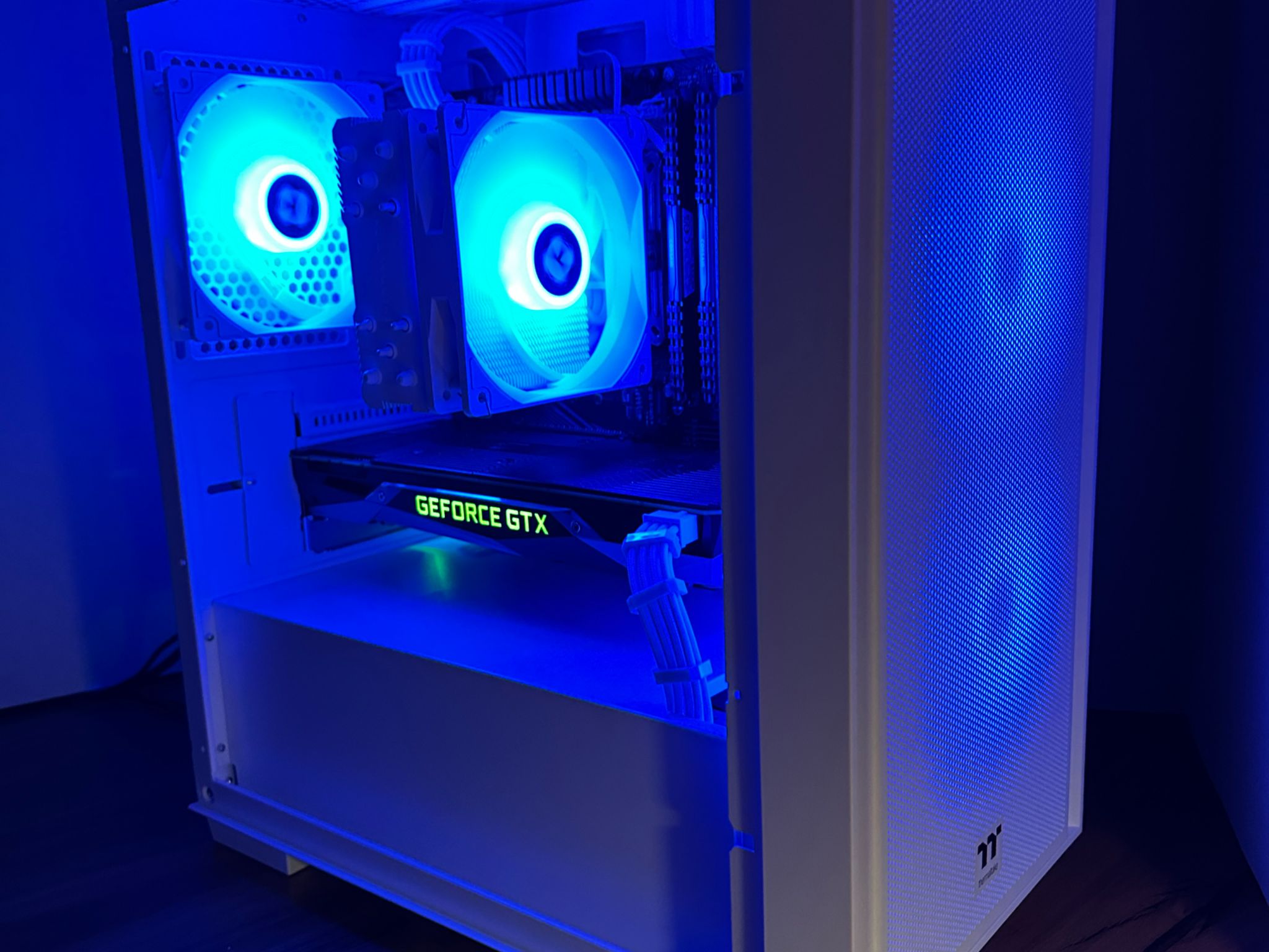 GTX 1080 | Ryzen 5 3600 | 16GB DDR4 | 1TB SSD | Win 11 | Office 2024 | WiFi + BT | Custom Gaming PC